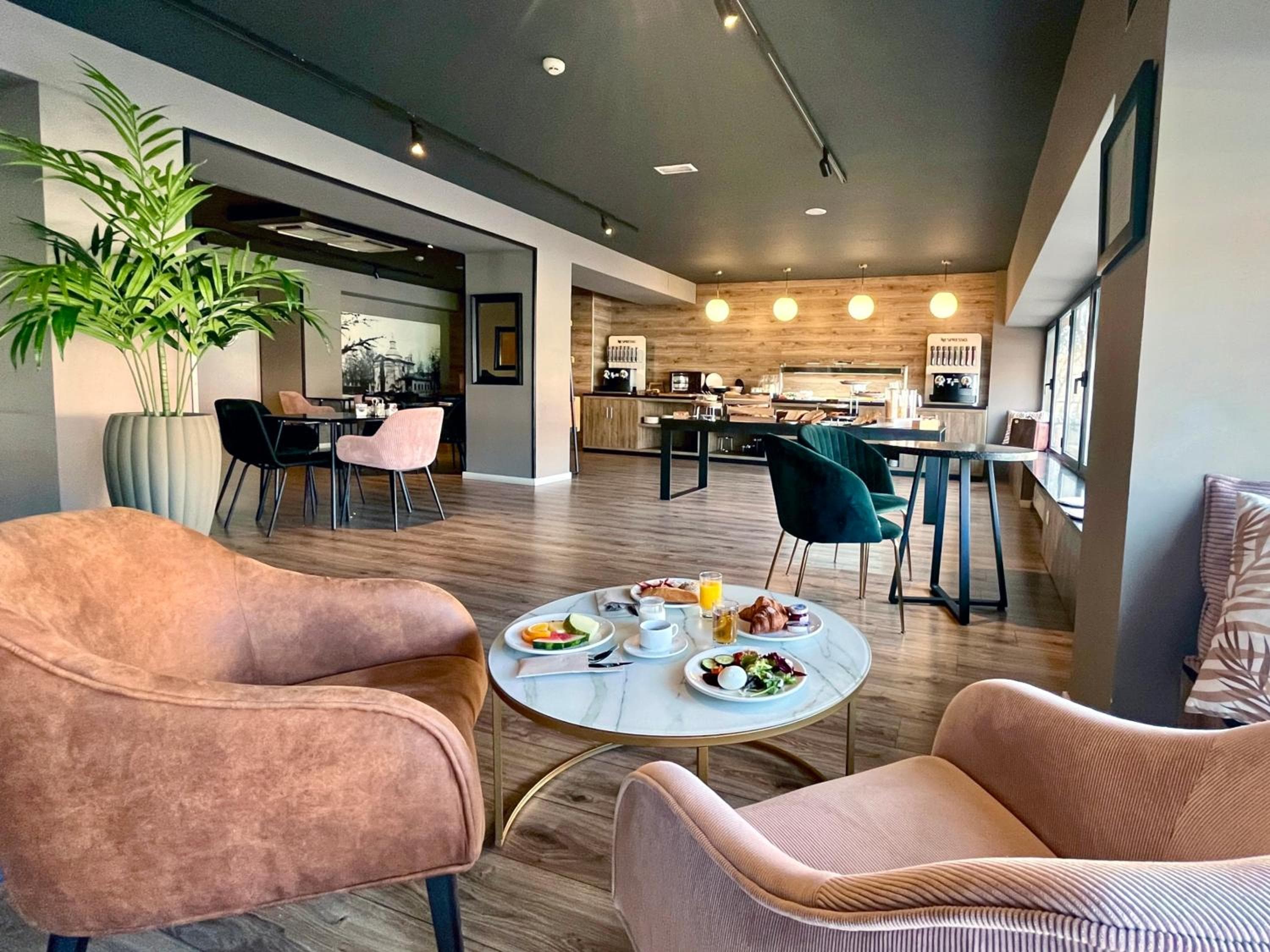Hotel Acta Madfor — 17