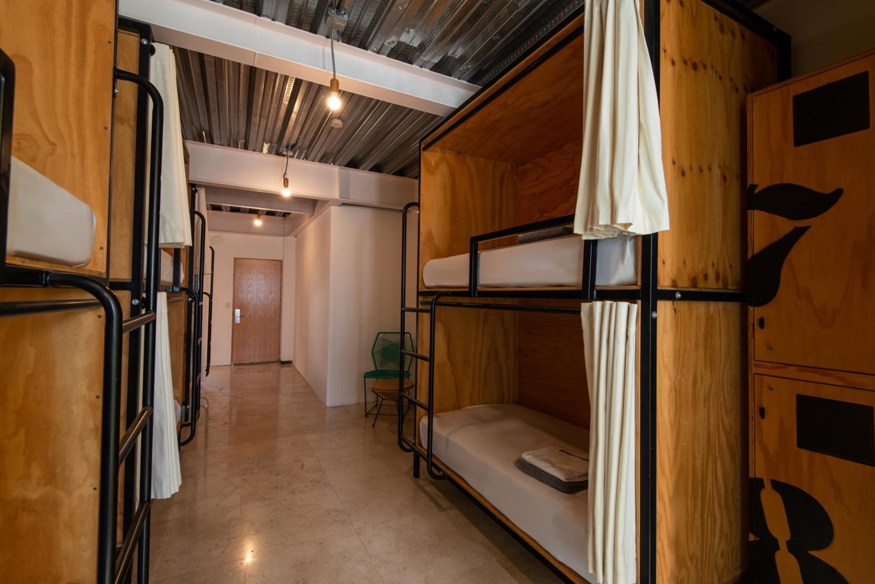 Mayan Monkey Los Cabos - Social Hostel — 17