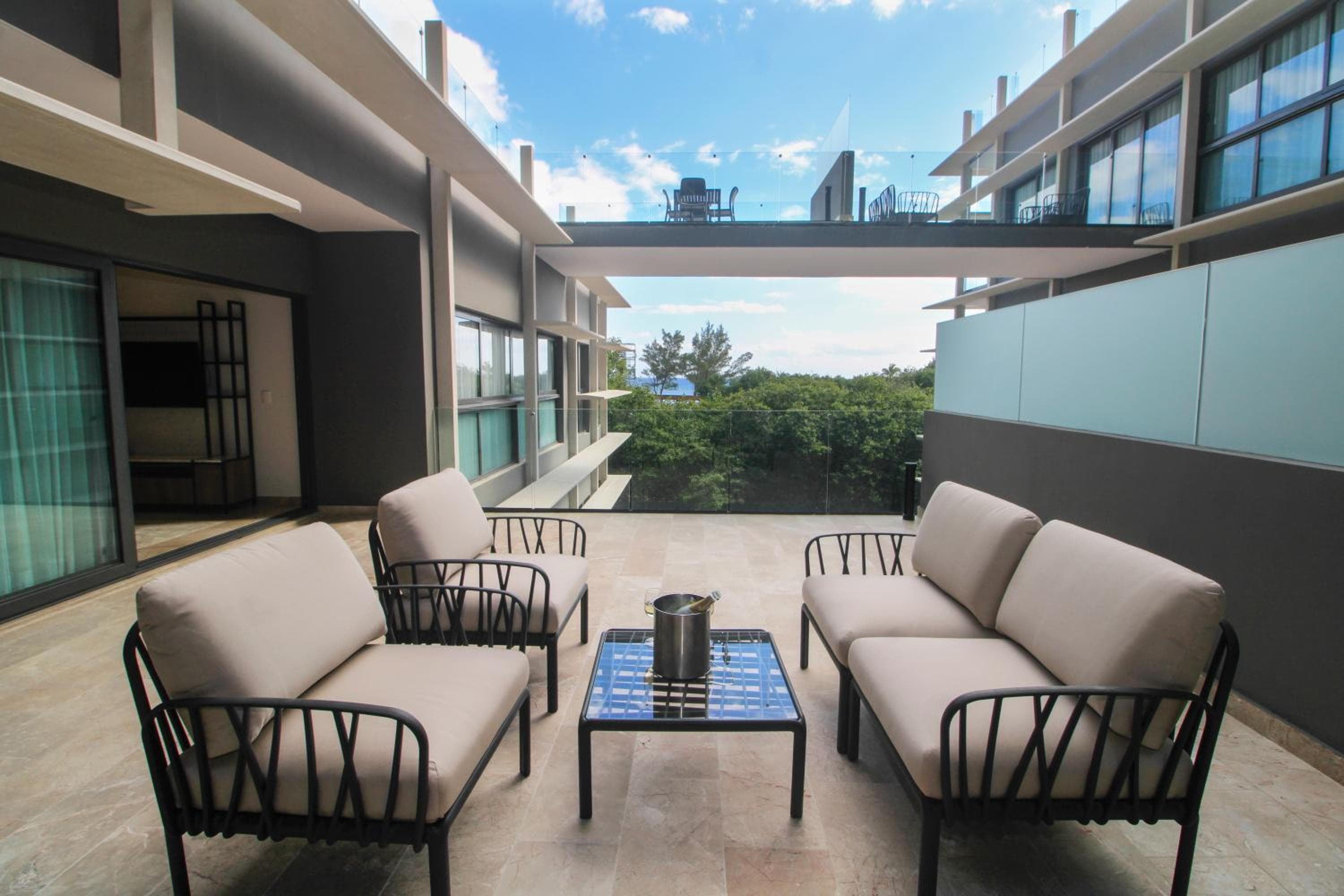 Singular Dream Vacation Rentals — 9