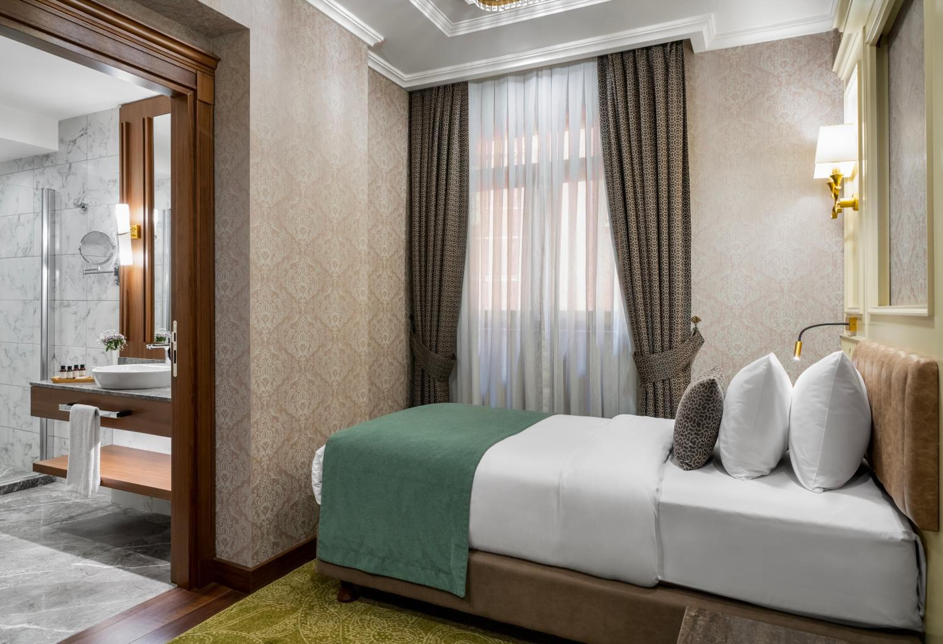 Aspera Hotel Golden Horn — 13
