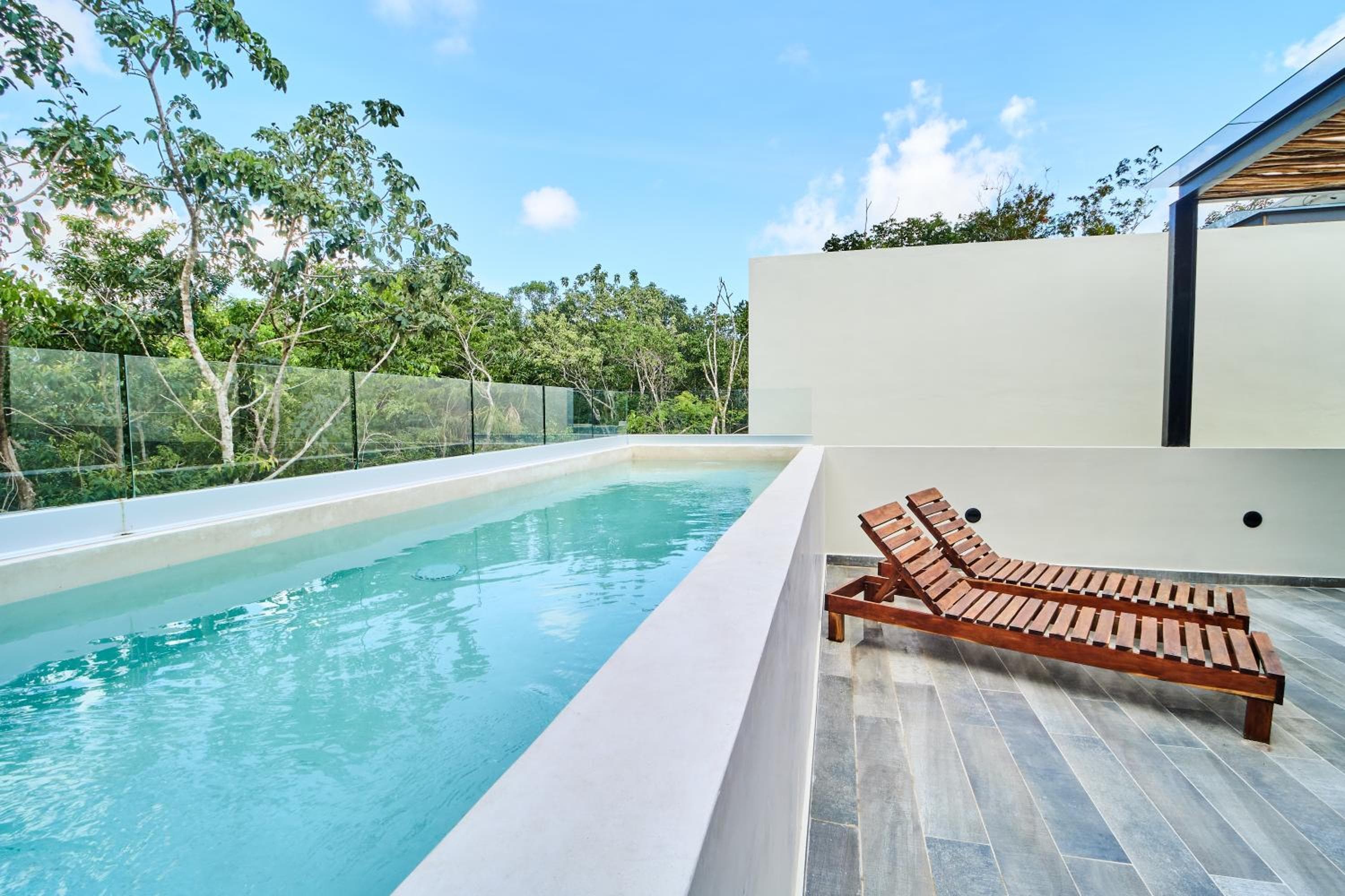 Luxury Villa with 2 Pools, Open Terraces and Sun Deck — 28