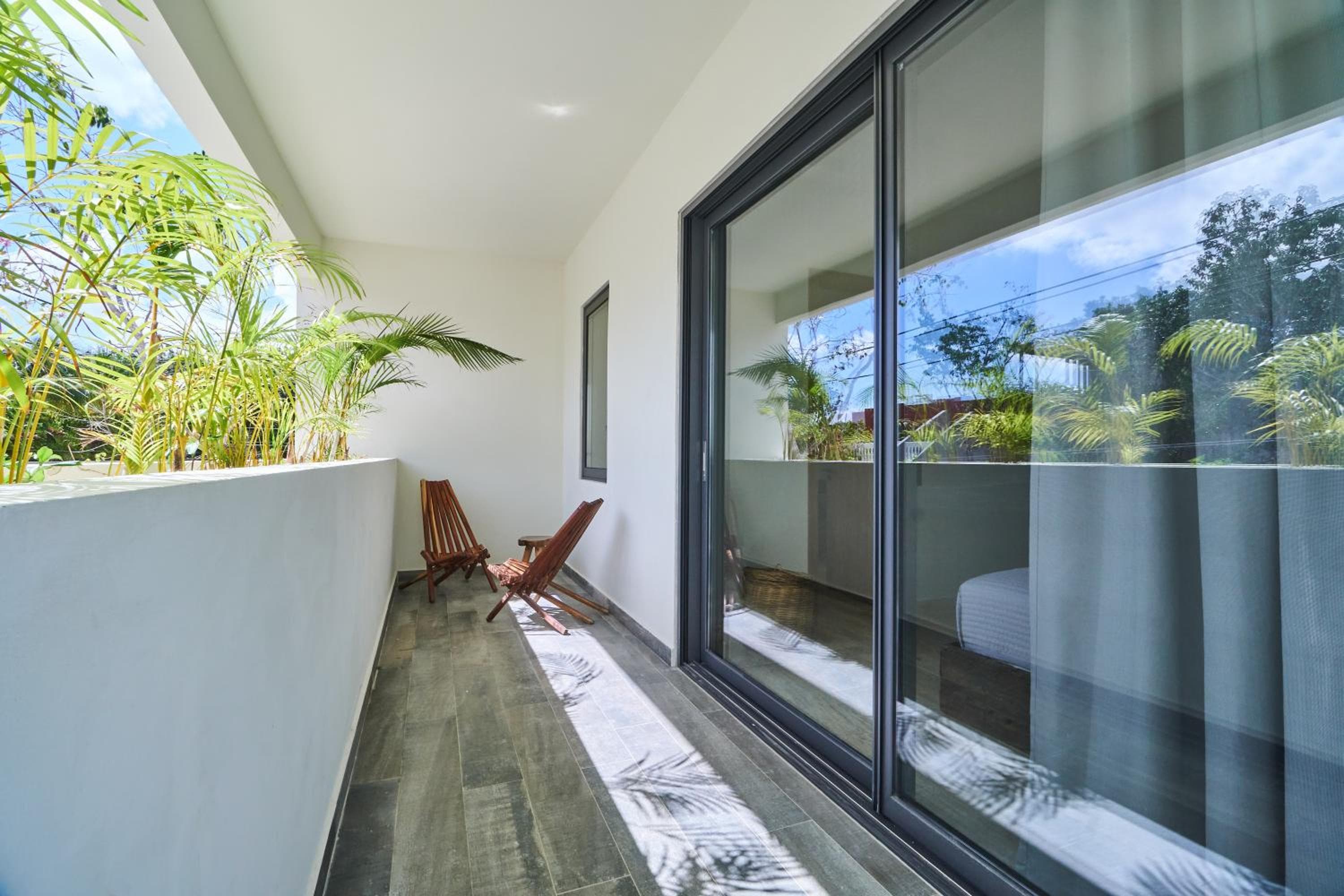 Luxury Villa with 2 Pools, Open Terraces and Sun Deck — 18