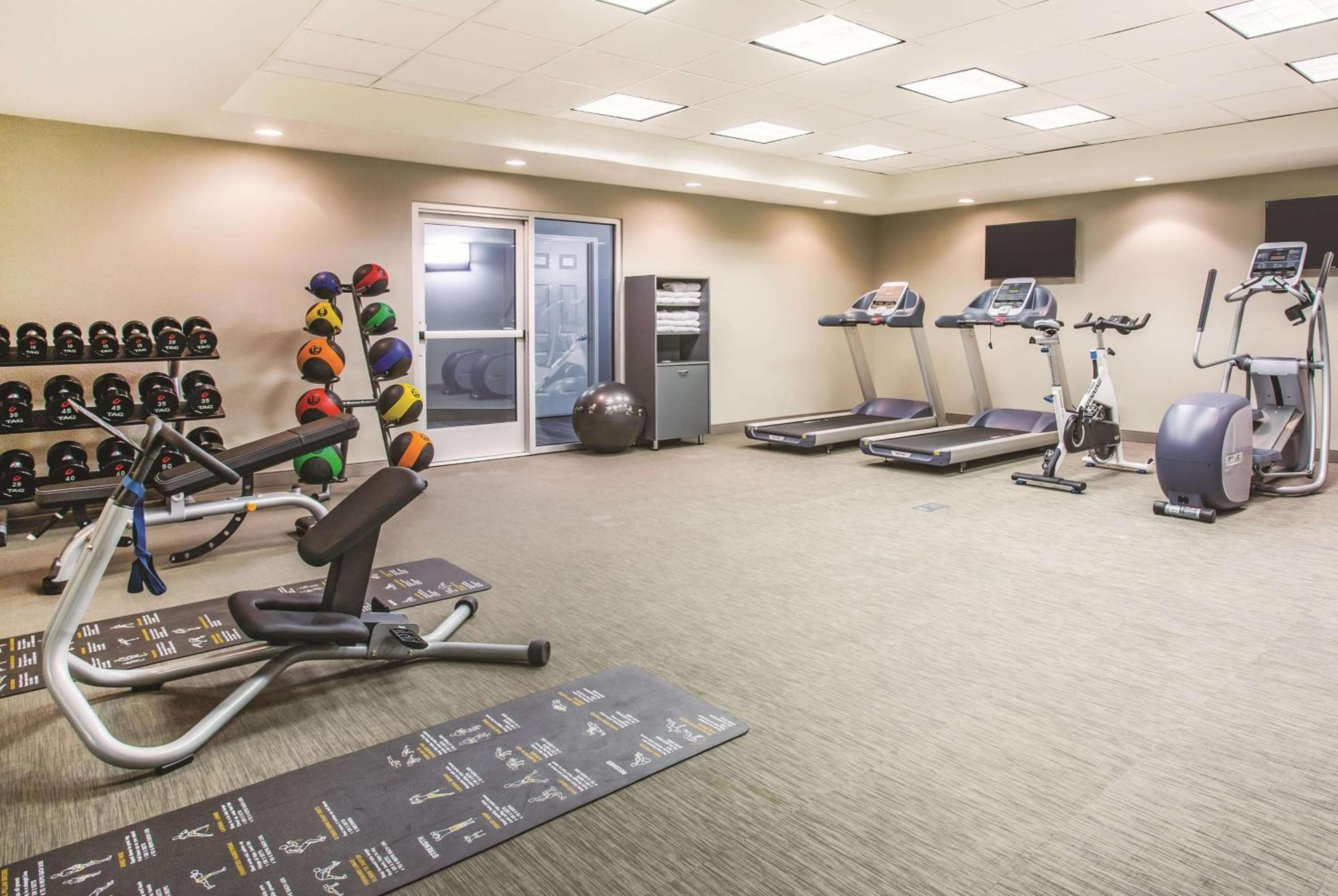 La Quinta by Wyndham Las Vegas Summerlin Tech — 6