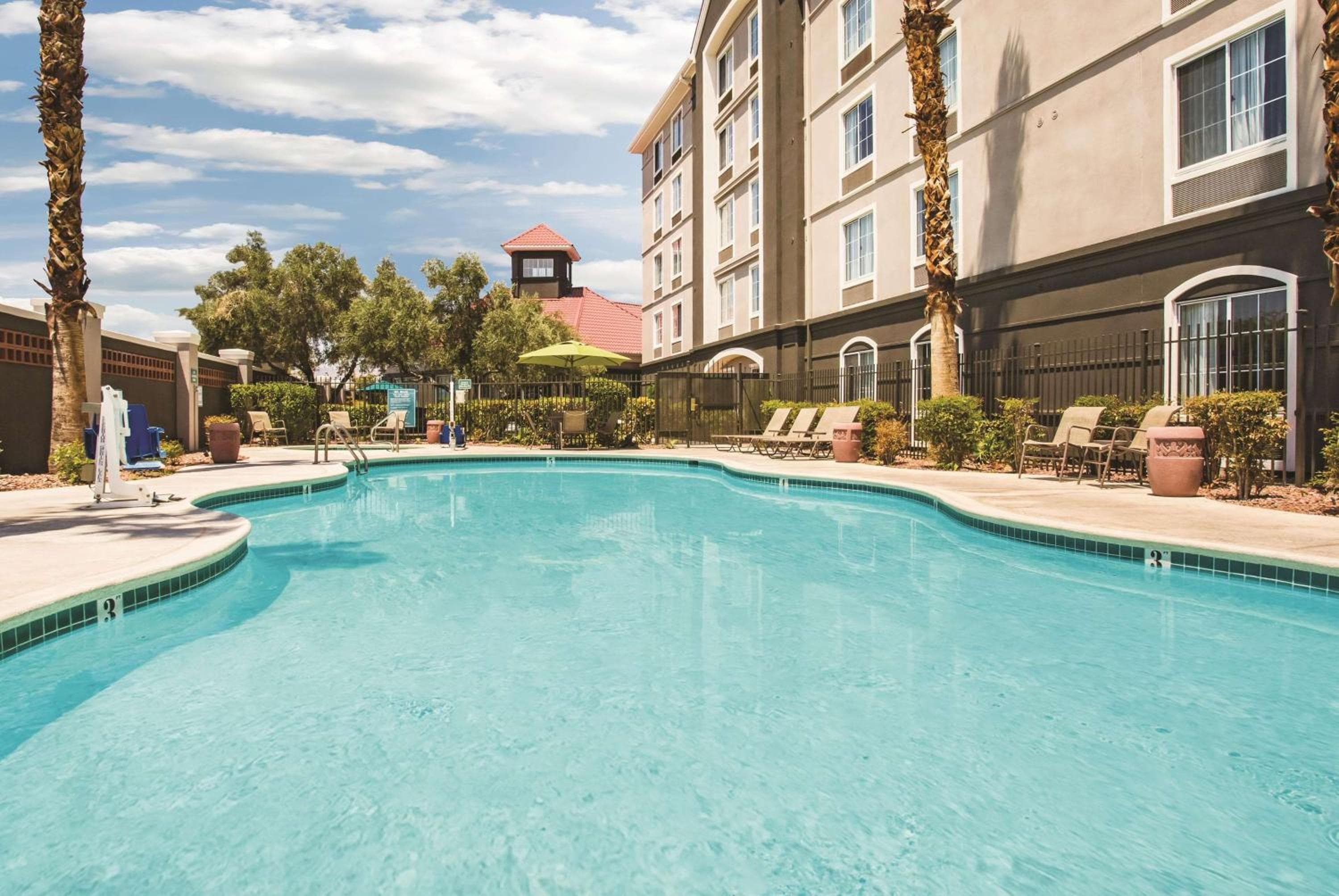 La Quinta by Wyndham Las Vegas Summerlin Tech — 2