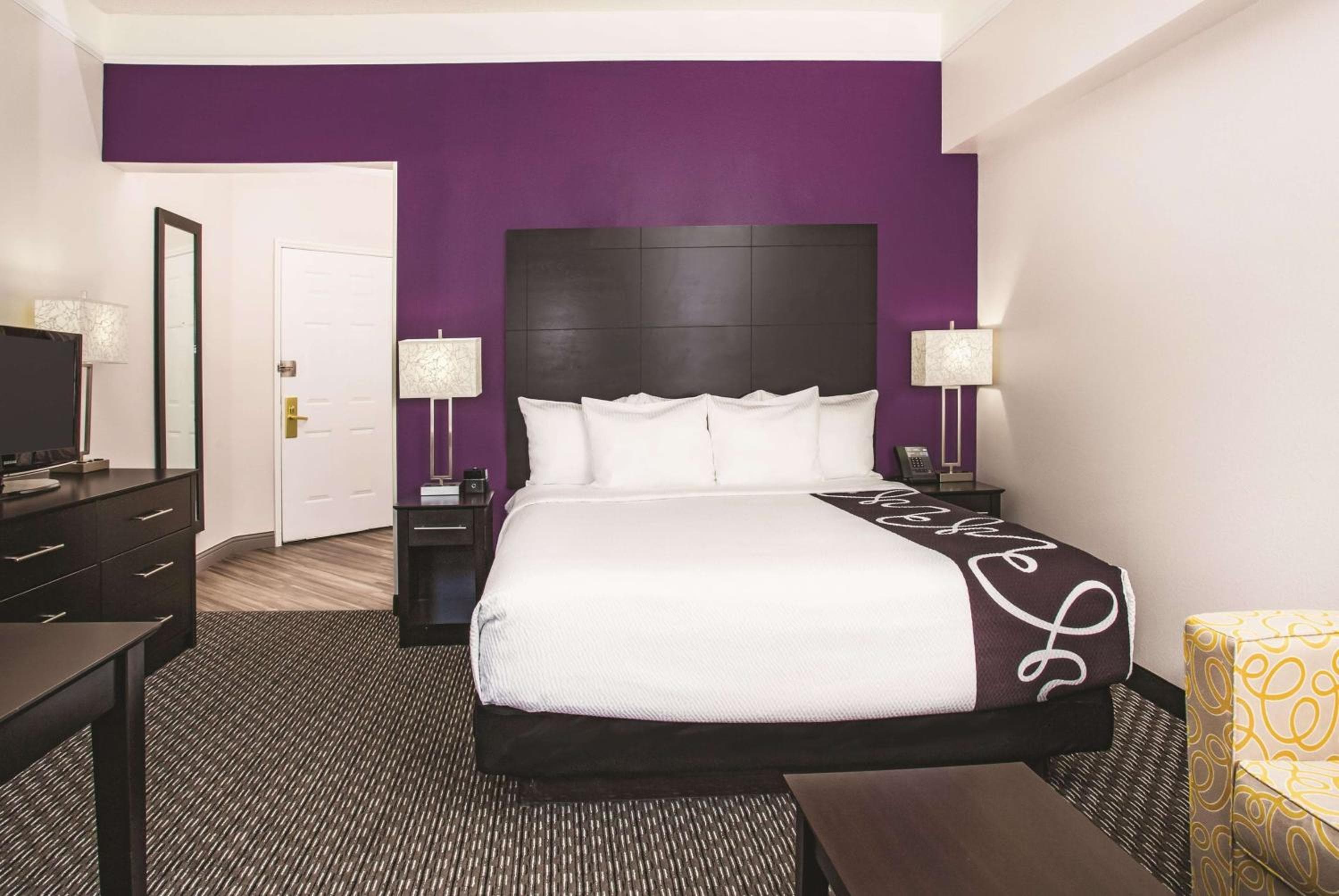 La Quinta by Wyndham Las Vegas Summerlin Tech — 17