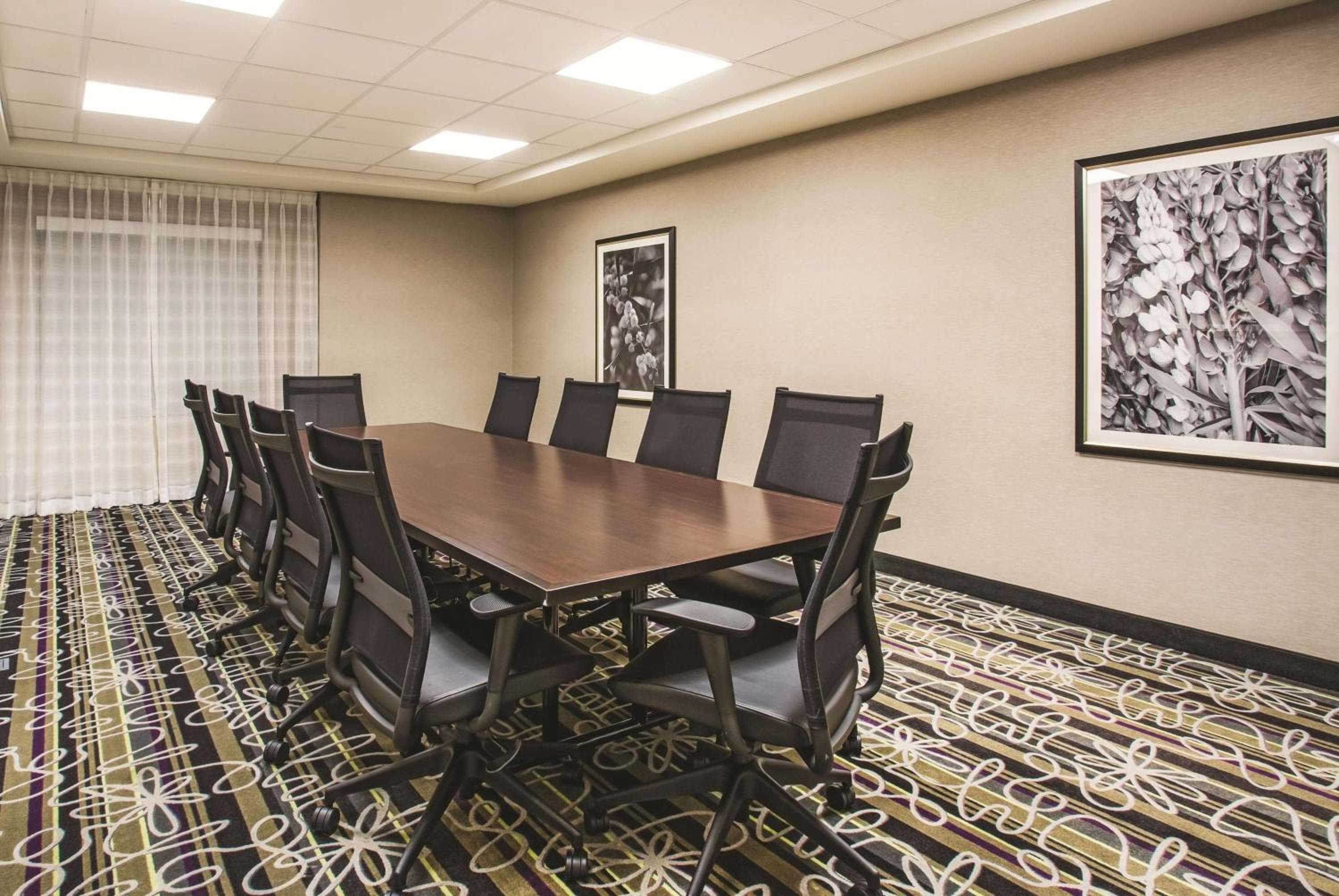 La Quinta by Wyndham Las Vegas Summerlin Tech — 2