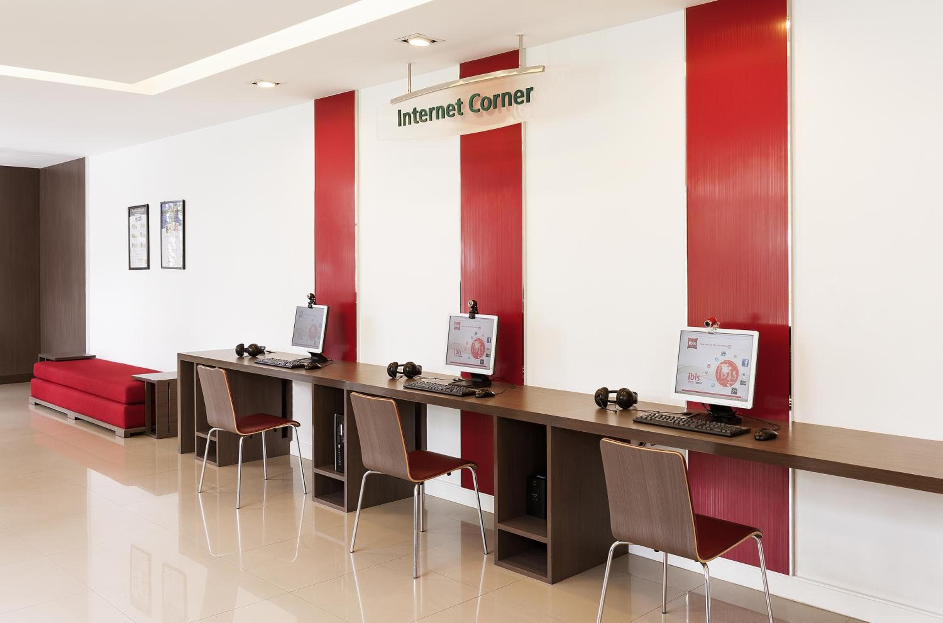Ibis Bangkok Riverside — 28