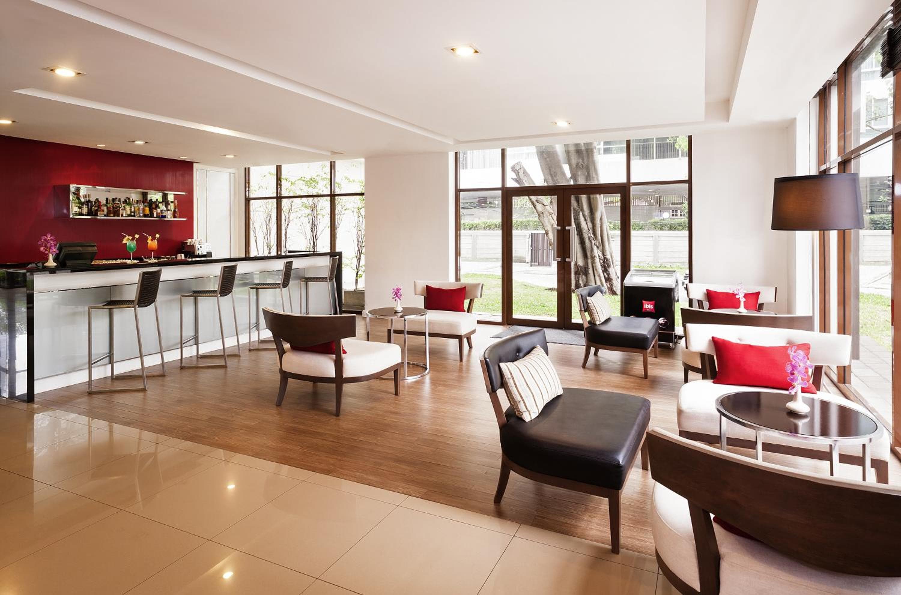 Ibis Bangkok Riverside — 12