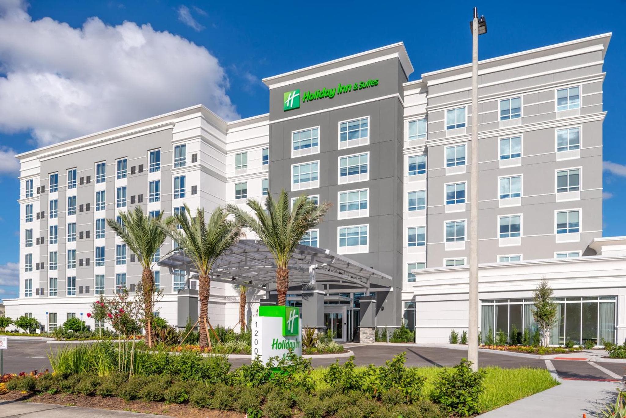 Holiday Inn & Suites Orlando-International Dr S, an IHG Hotel — 1