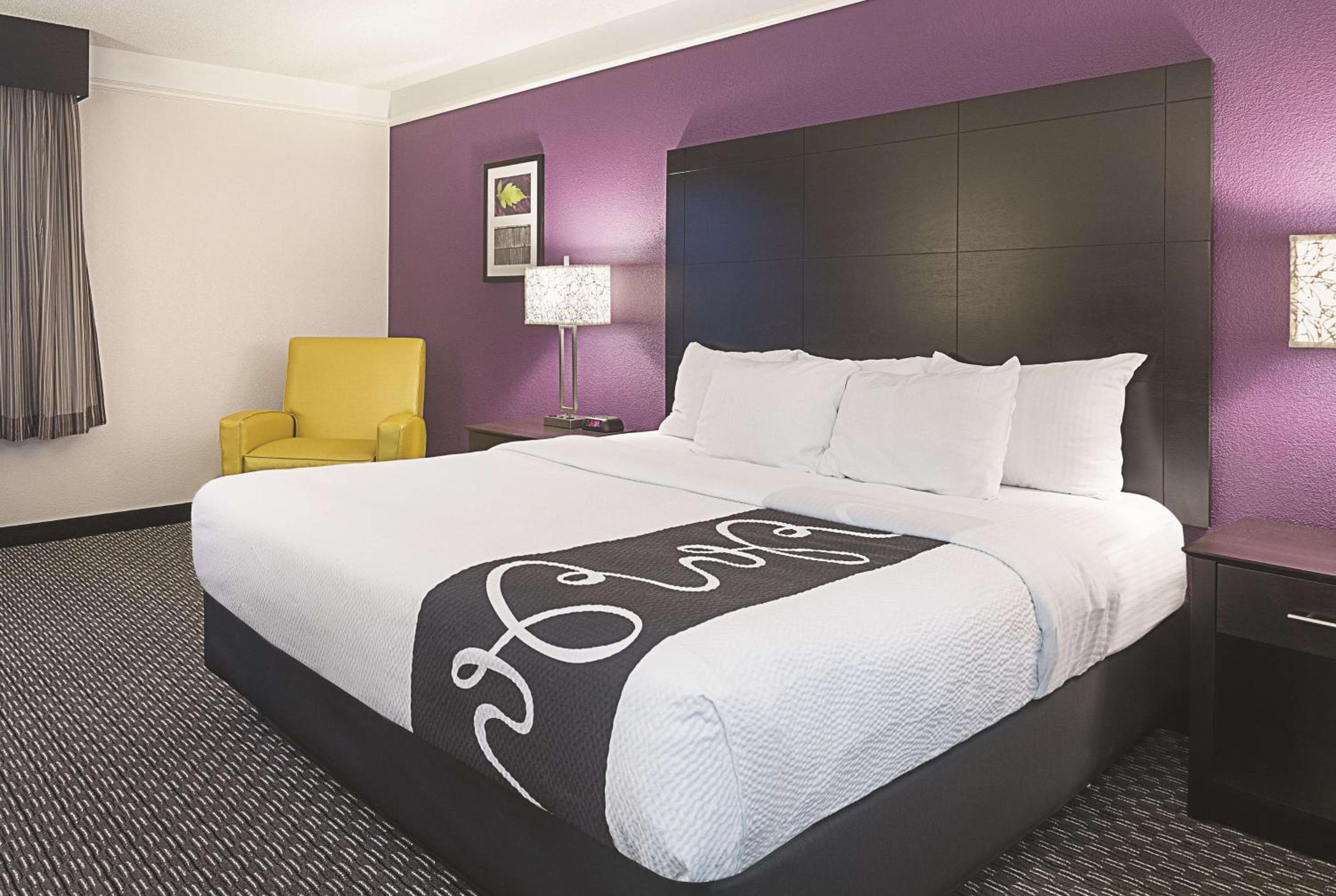 La Quinta by Wyndham Las Vegas Summerlin Tech — 7