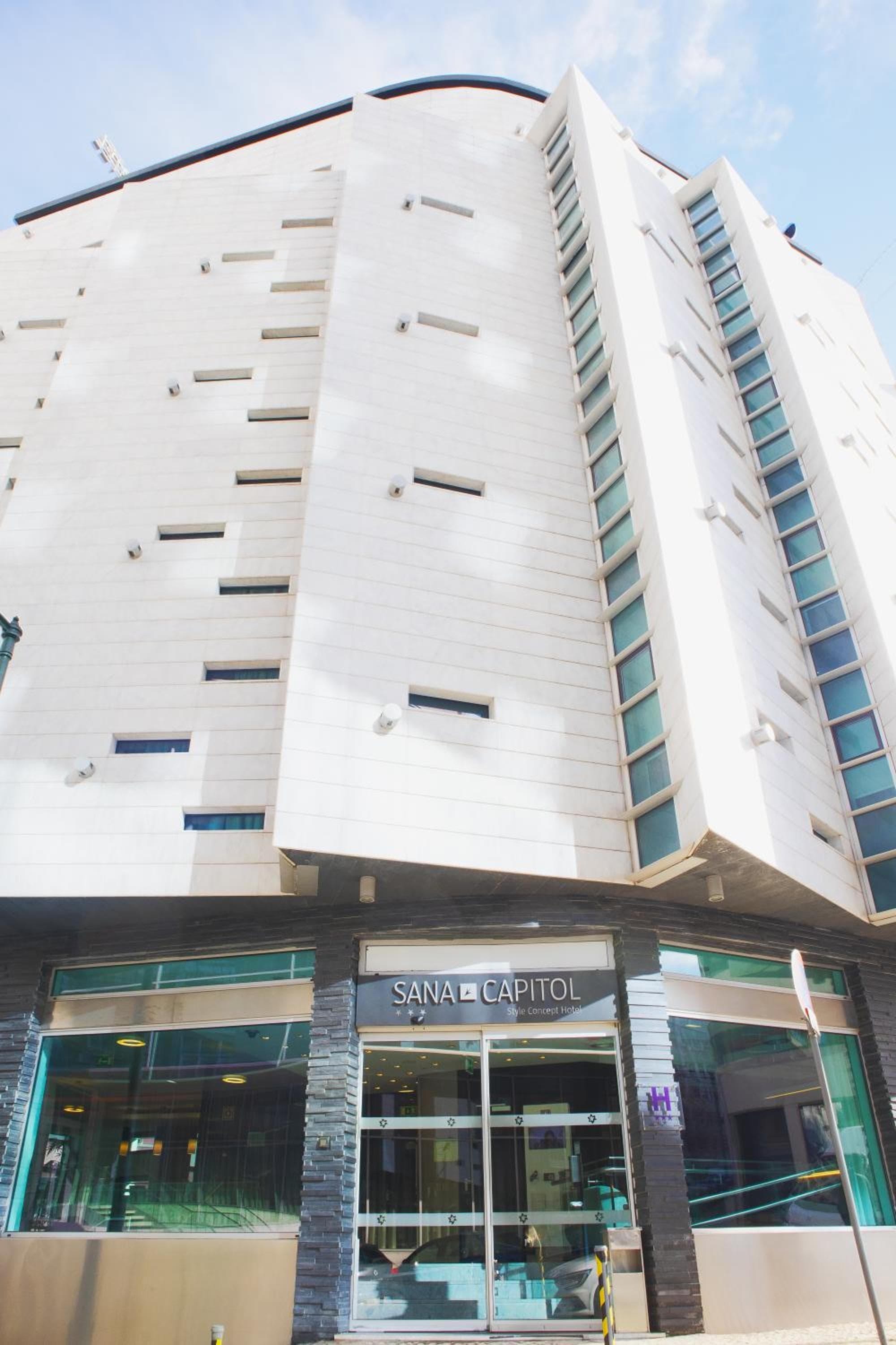 LÌ Capitol Hotel — 1