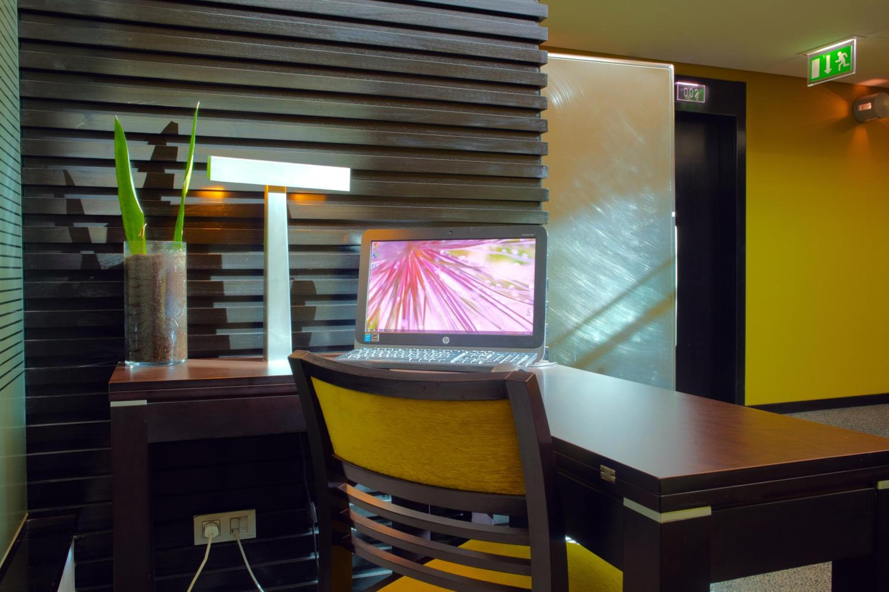 SANA Capitol Hotel — 12