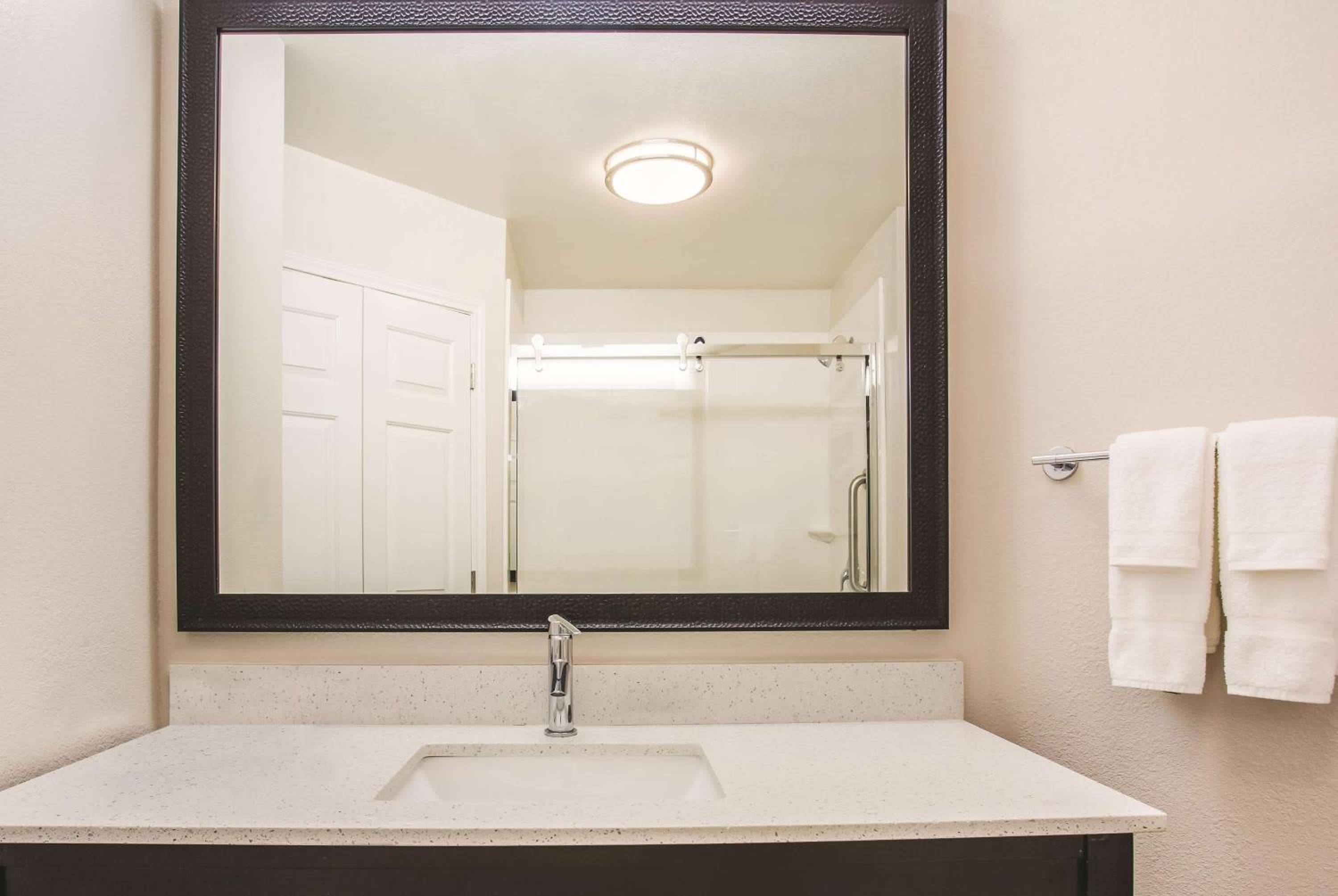 La Quinta by Wyndham Las Vegas Summerlin Tech — 21