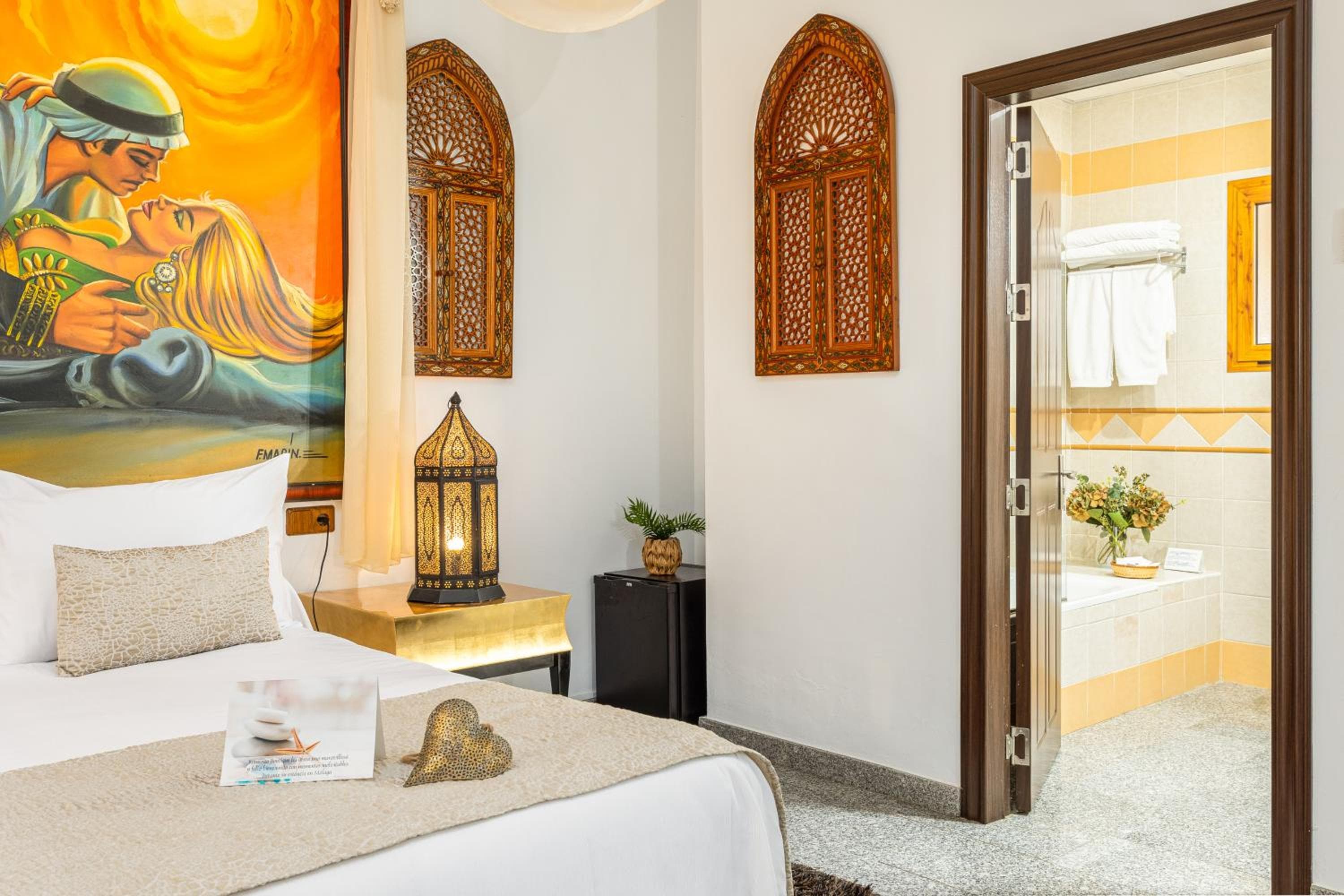 Hotel Plaza Del Castillo — 29