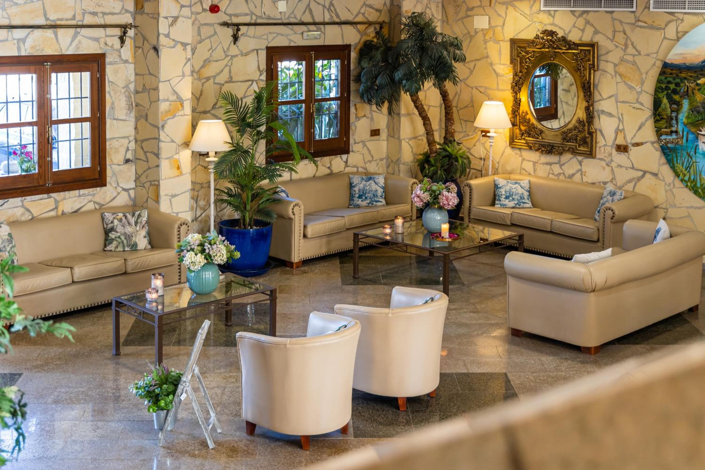Hotel Plaza Del Castillo — 11