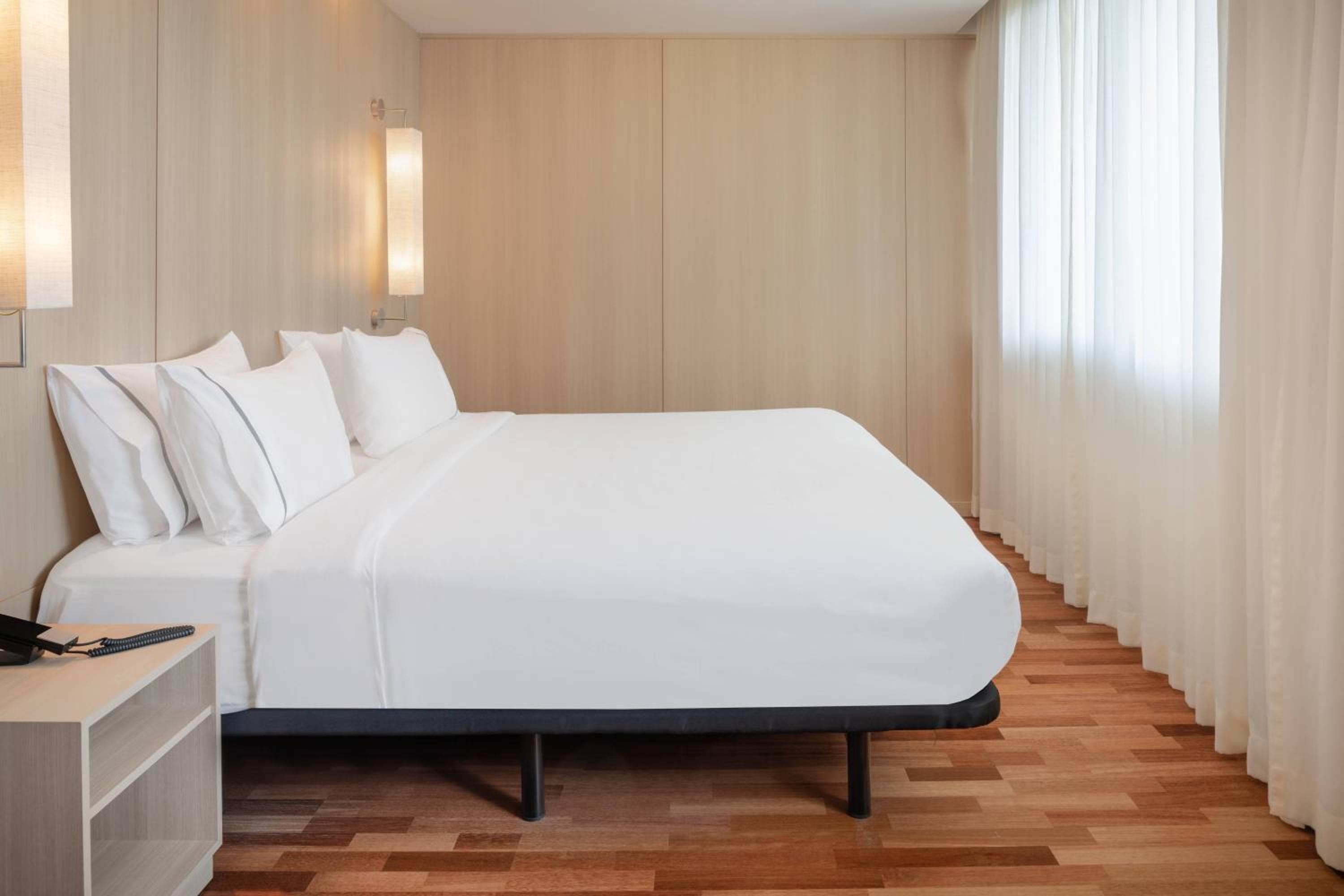 AC Hotel Málaga Palacio by Marriott — 9