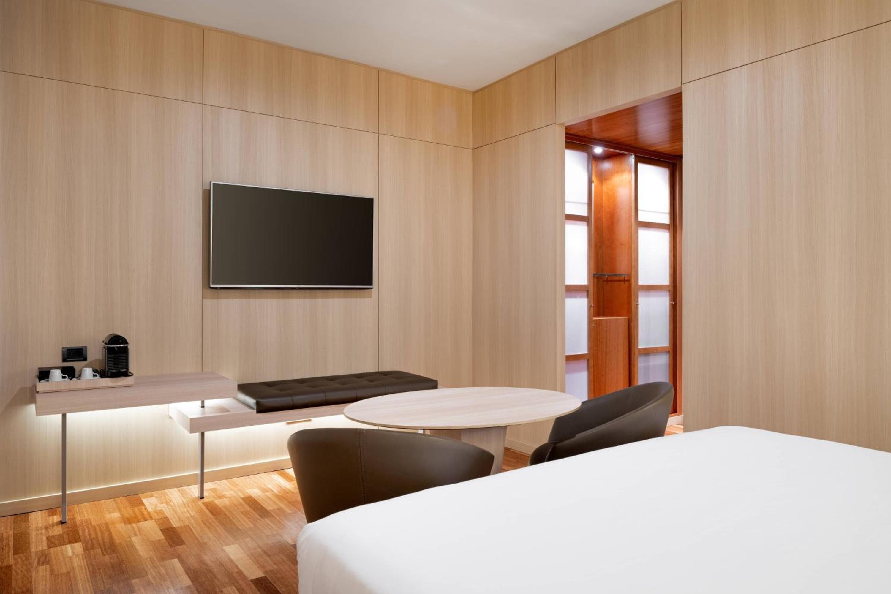AC Hotel Málaga Palacio by Marriott — 6