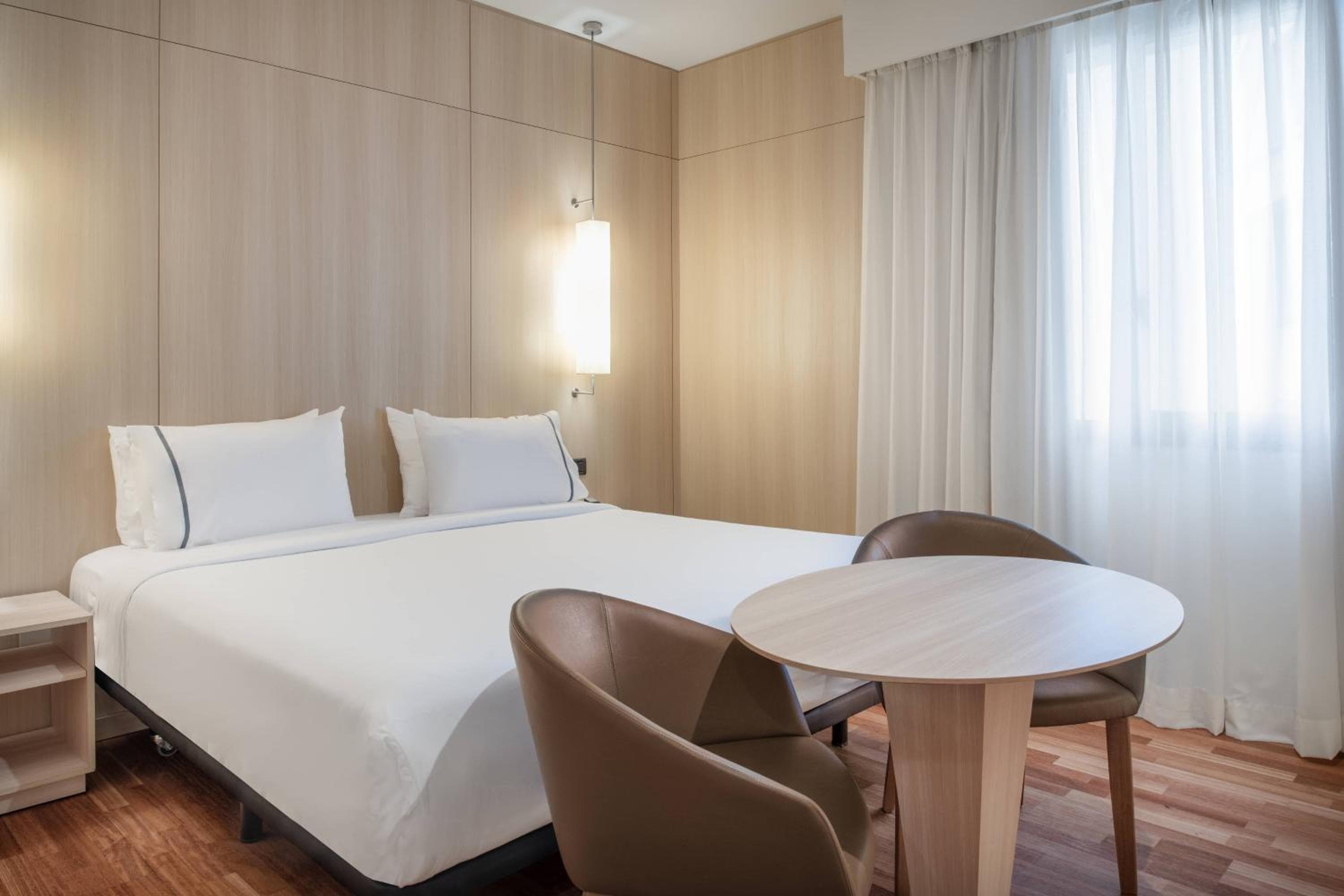 AC Hotel Málaga Palacio by Marriott — 7