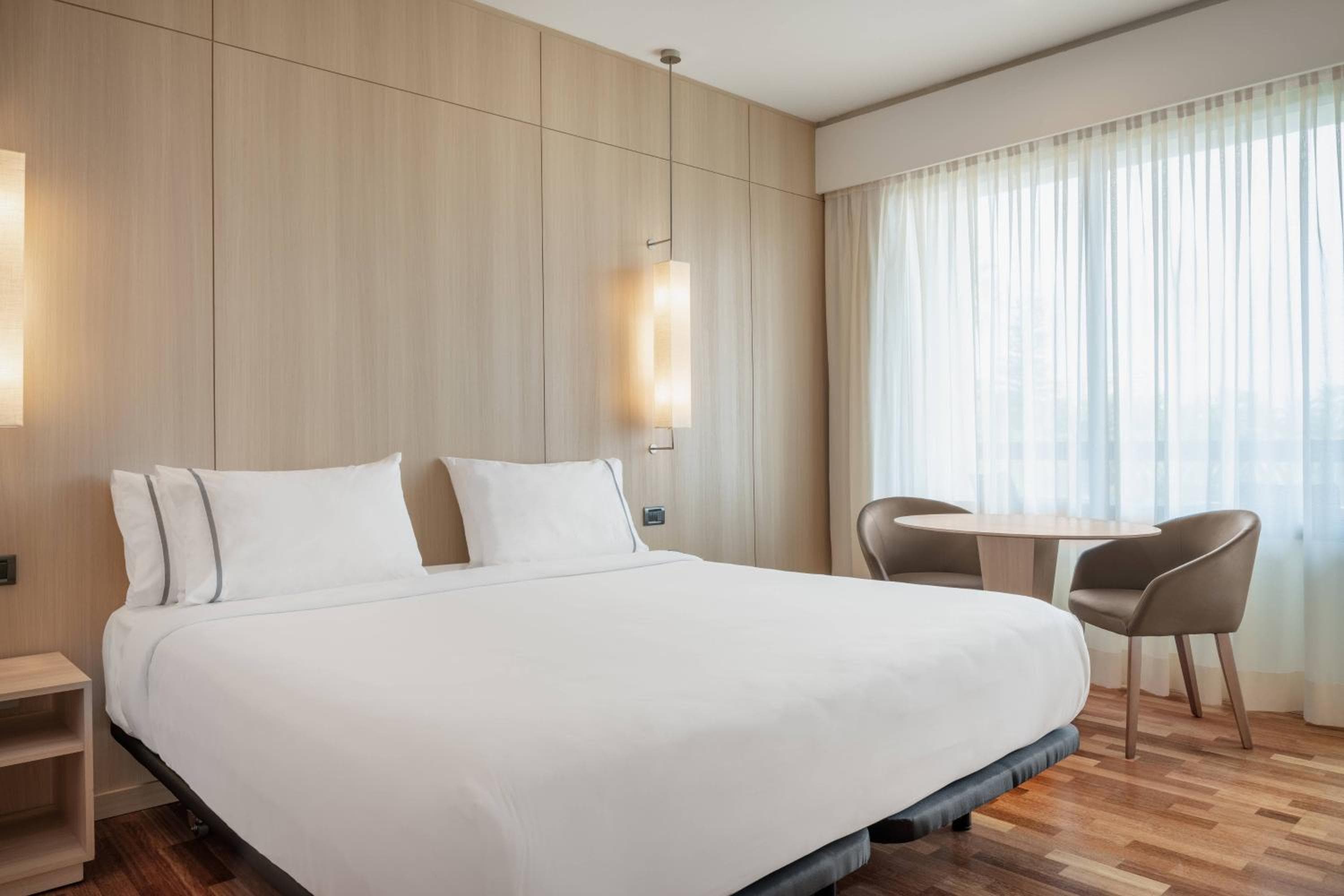 AC Hotel Málaga Palacio by Marriott — 8