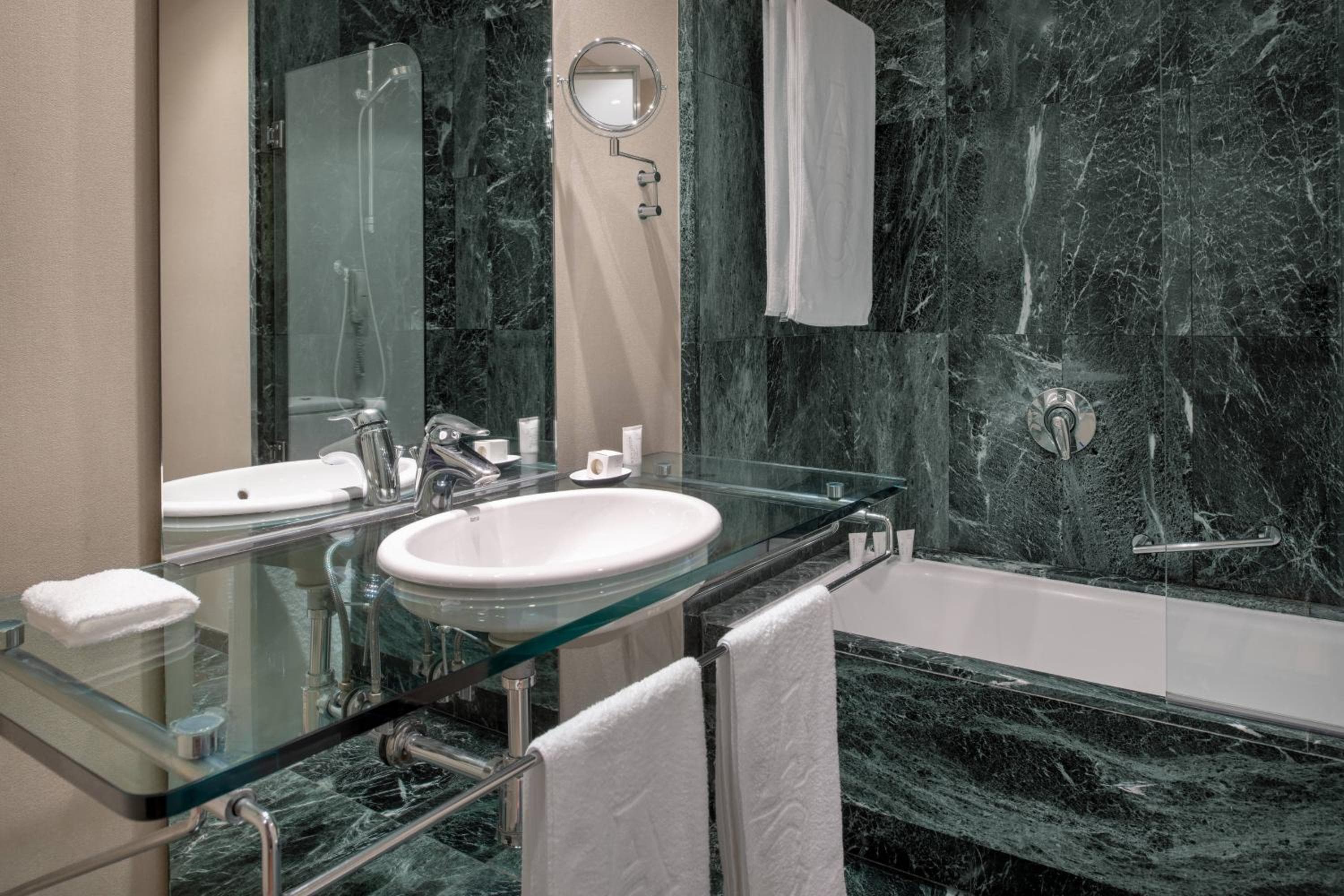 AC Hotel Málaga Palacio by Marriott — 18