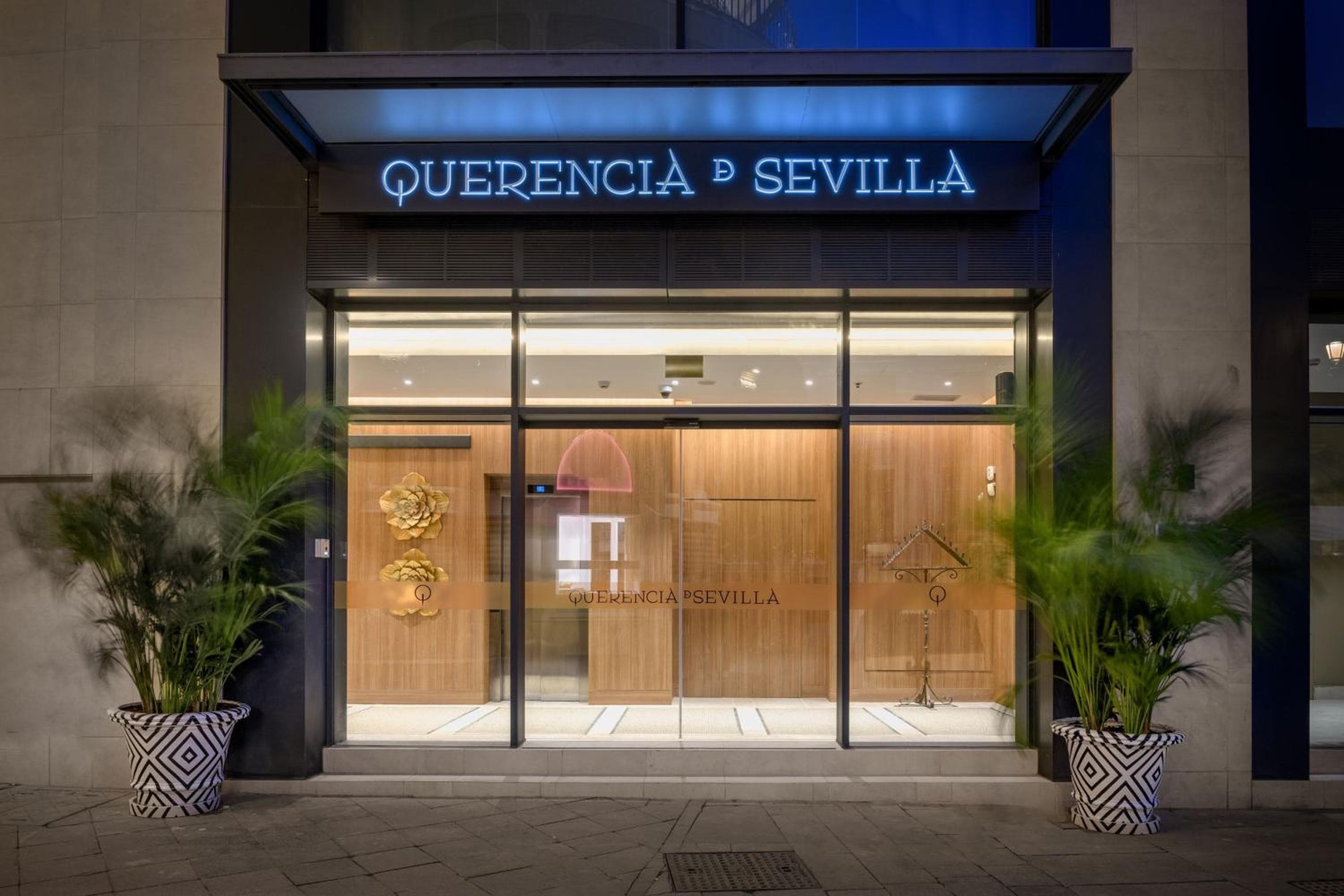 Querencia de Sevilla, Autograph Collection — 5