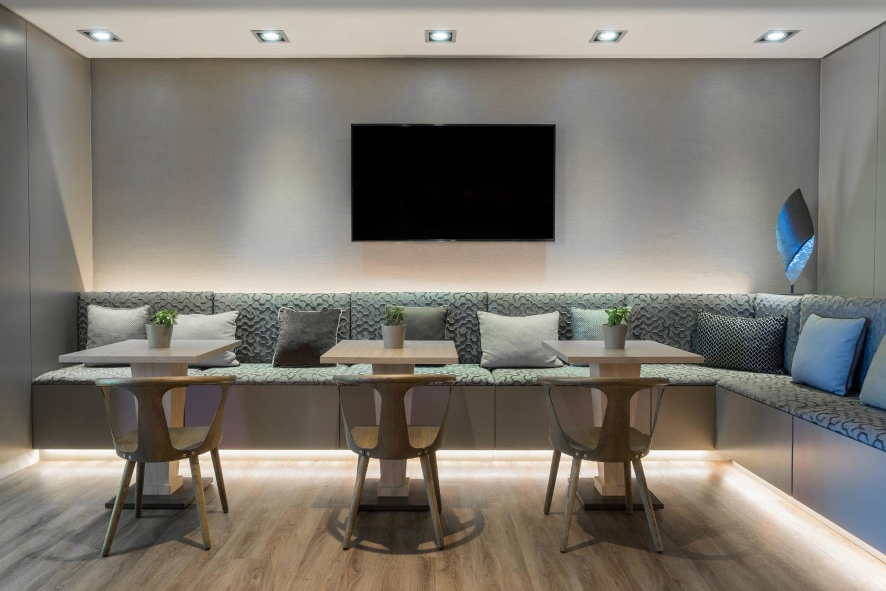AC Hotel Ciudad de Sevilla by Marriott — 16