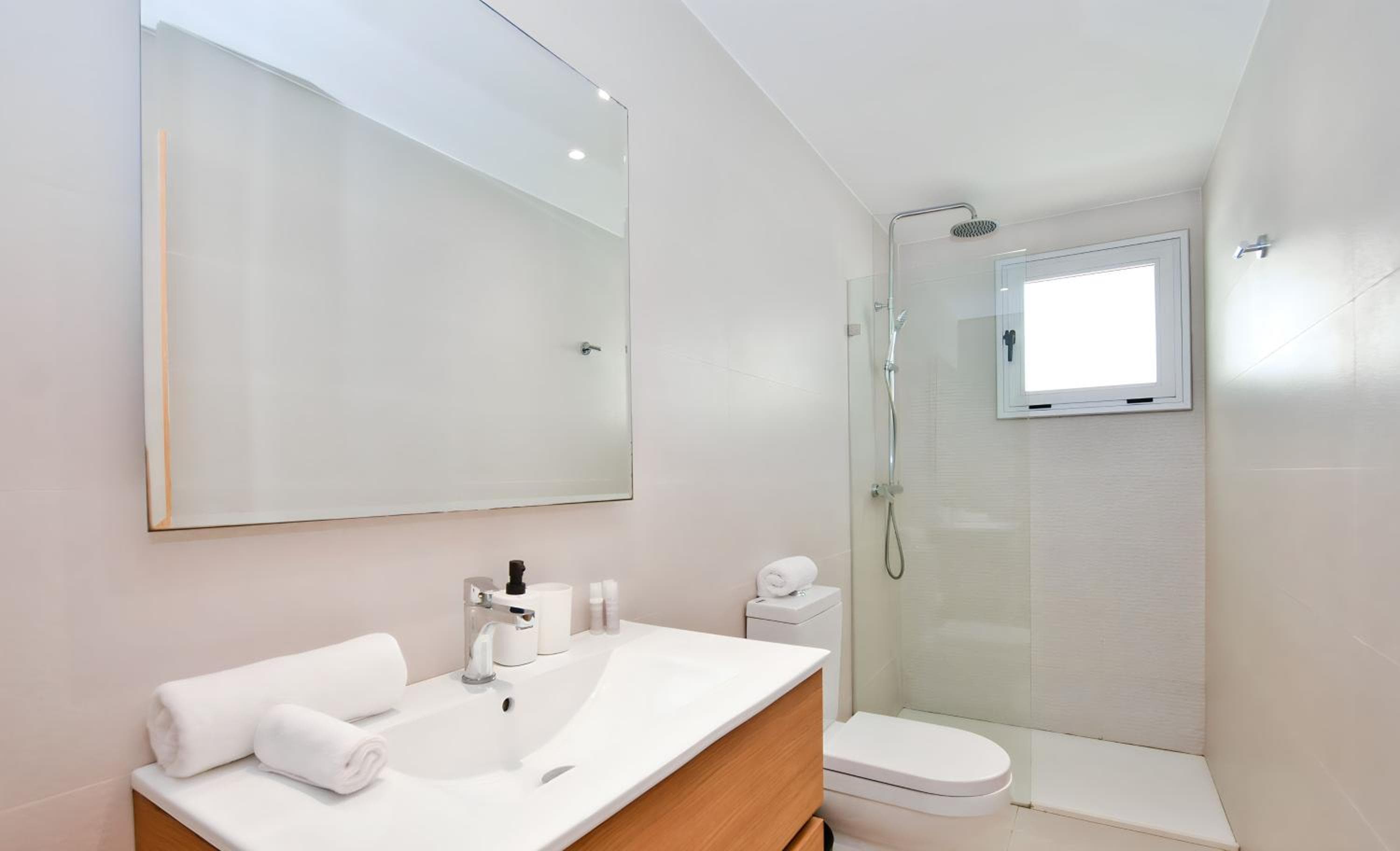 Beach Garden I F3 Luxury Condo — 23