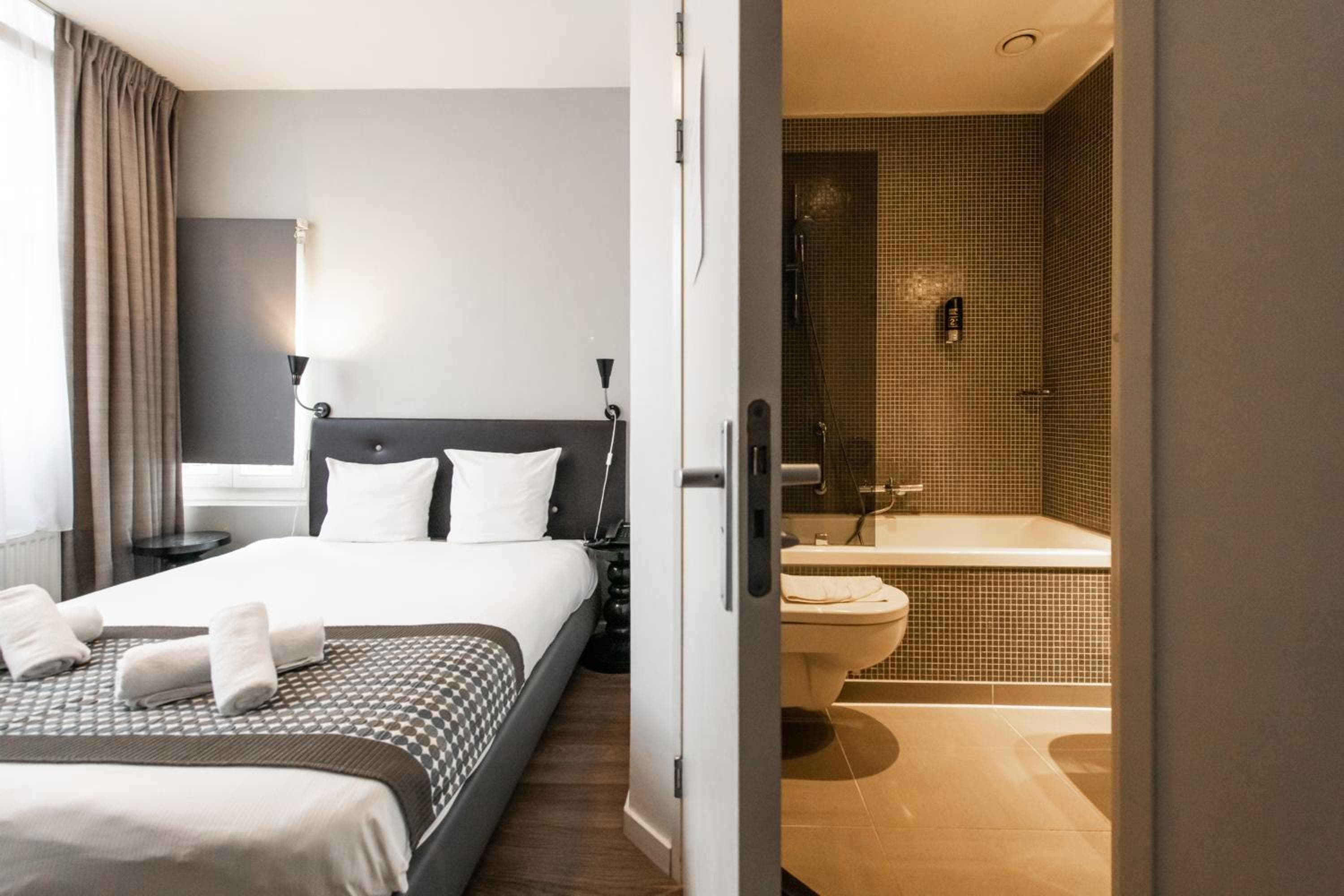 Acostar Hotel — 2