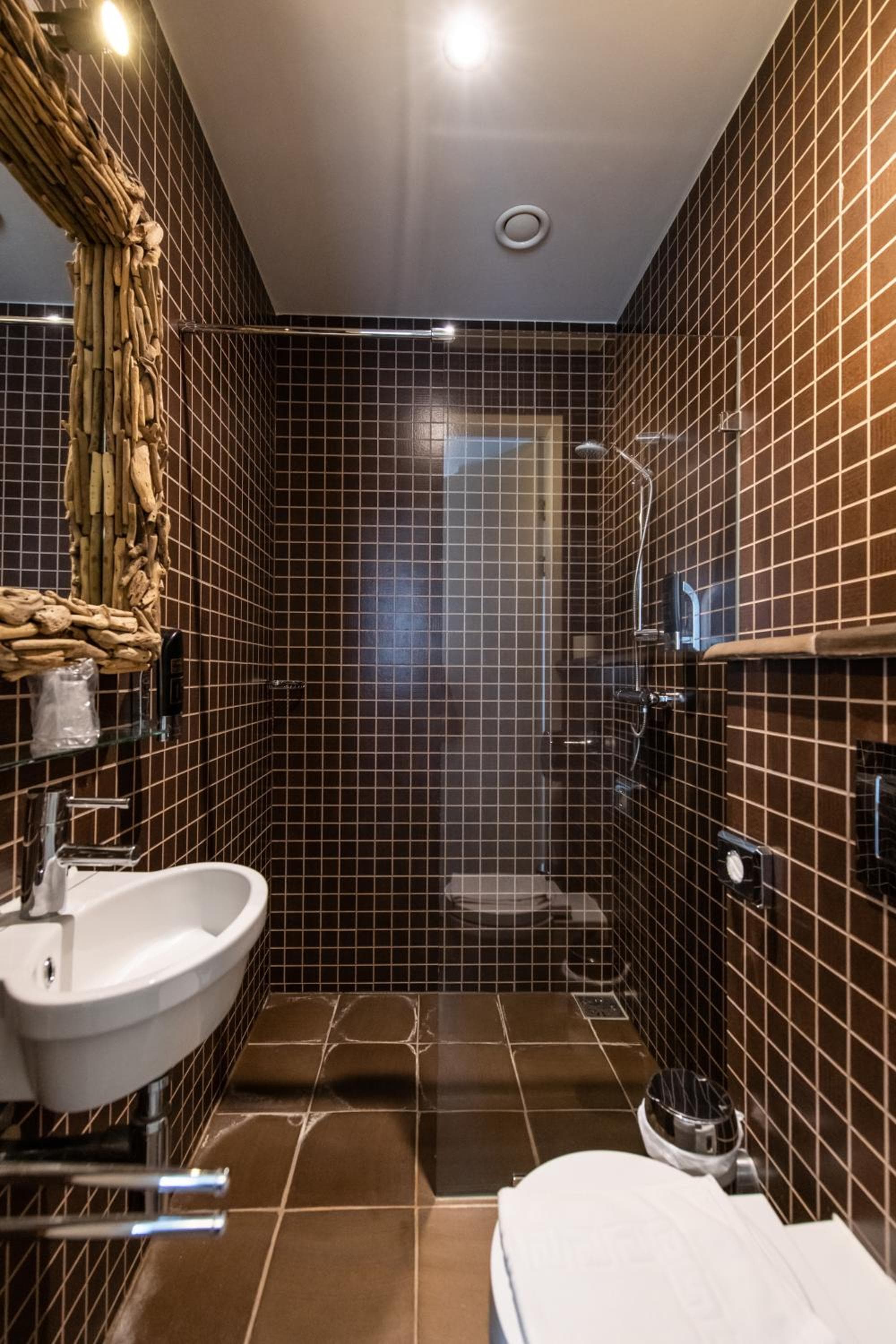 Acostar Hotel — 8