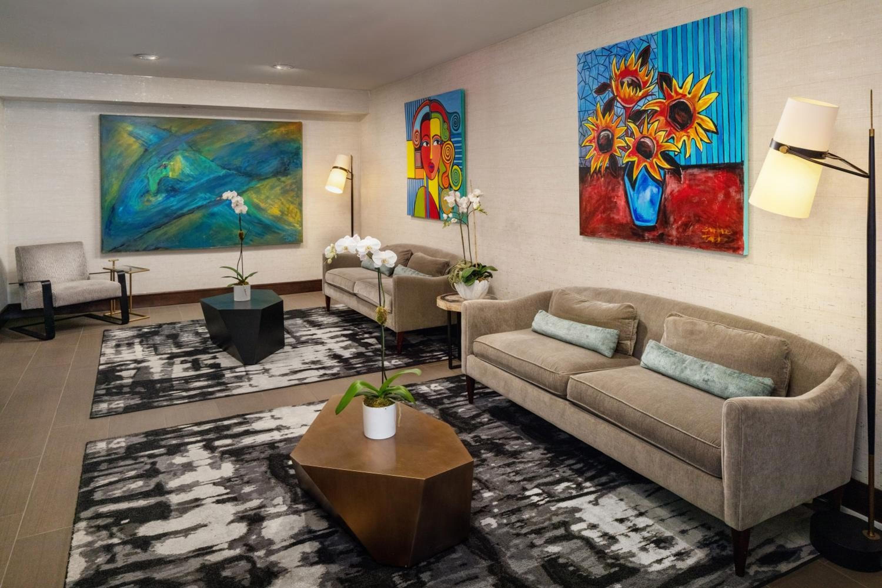 Das Delaney Hotel — 23