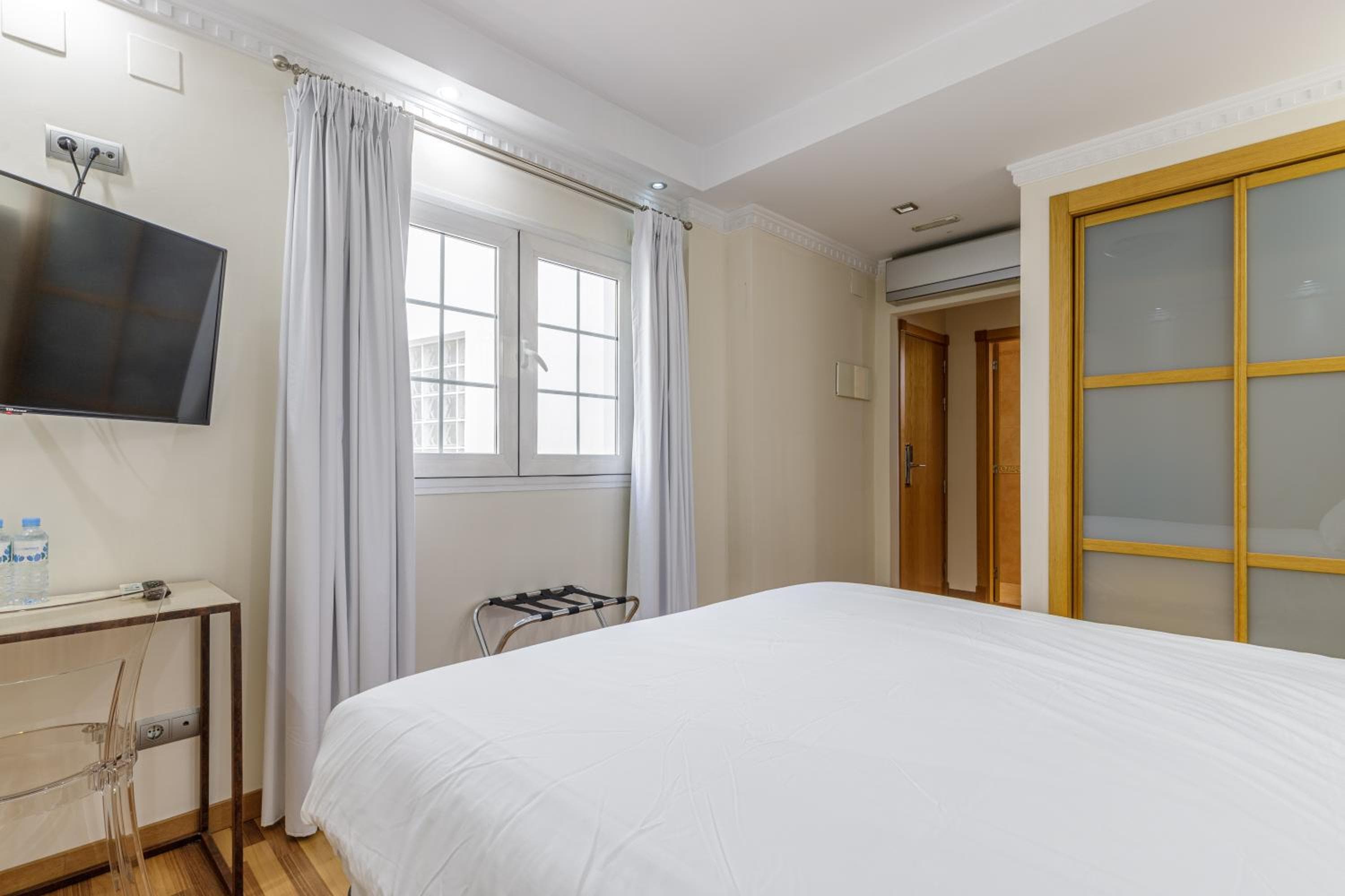 H-A Hotel Trebol — 11