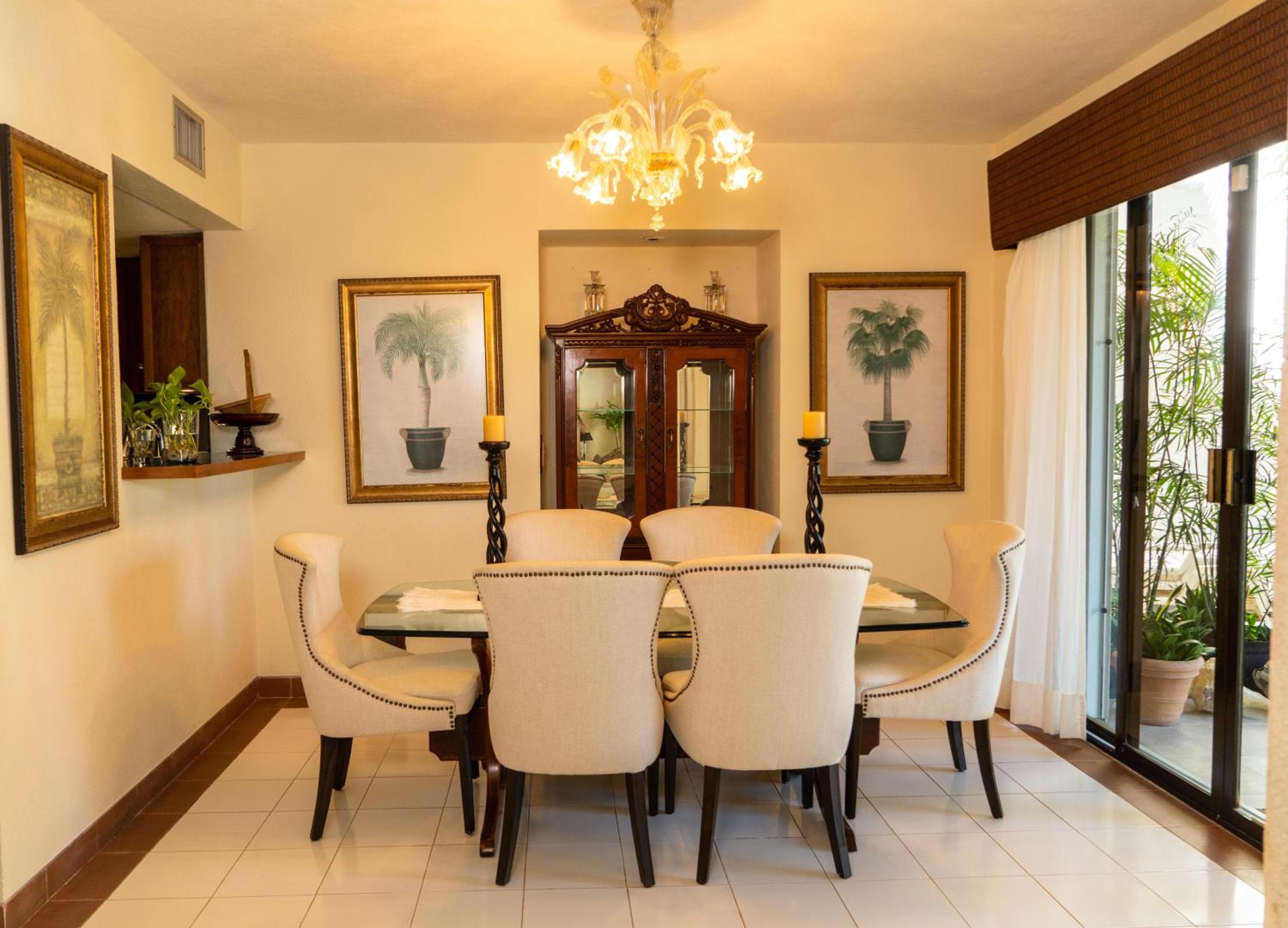 Magnifica Villa Palmeras luxurious 4 Br 6 Bds 4 Ba private pool lagoon front super fast Wifi — 9