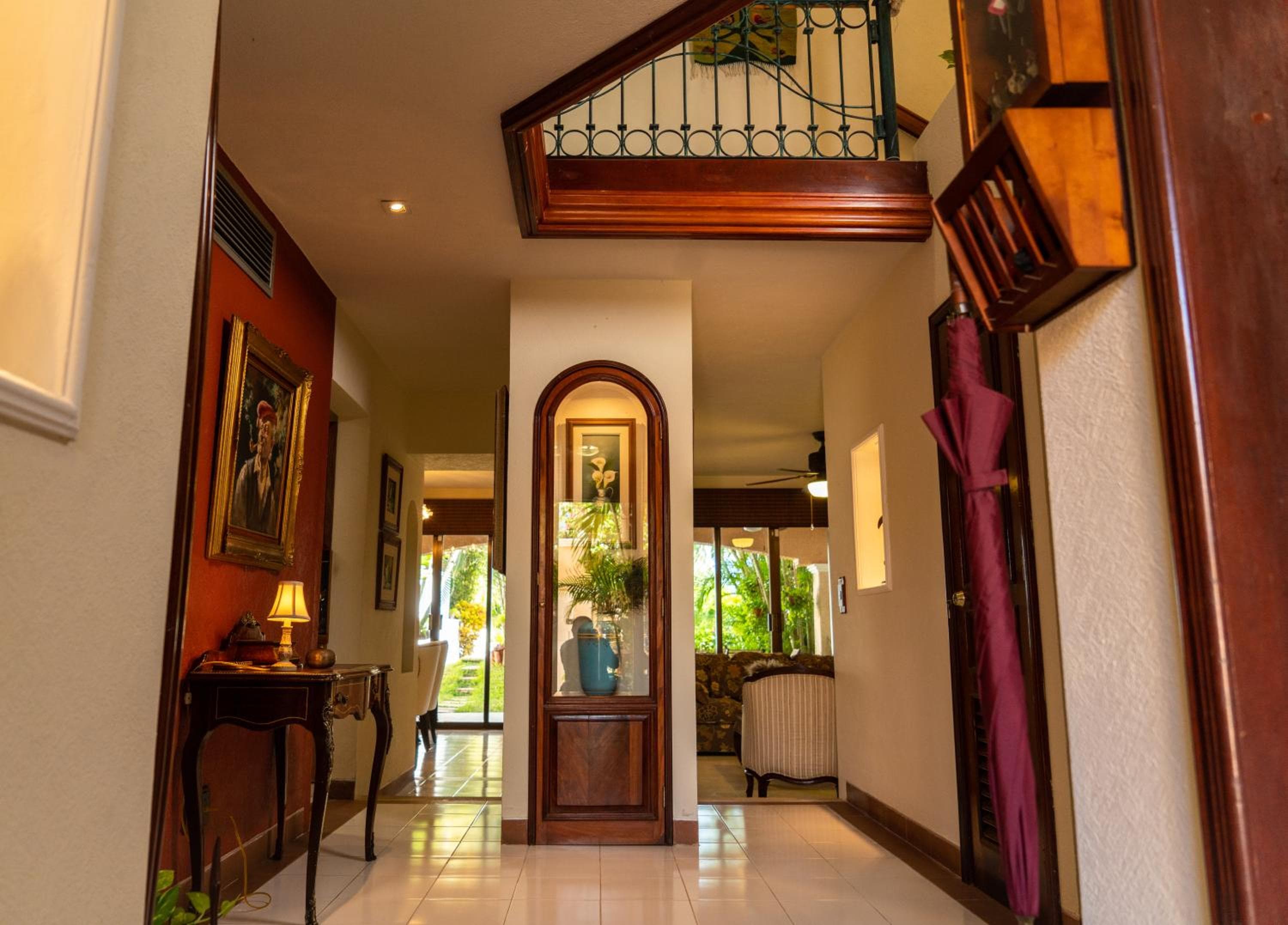 Magnifica Villa Palmeras luxurious 4 Br 6 Bds 4 Ba private pool lagoon front super fast Wifi — 2
