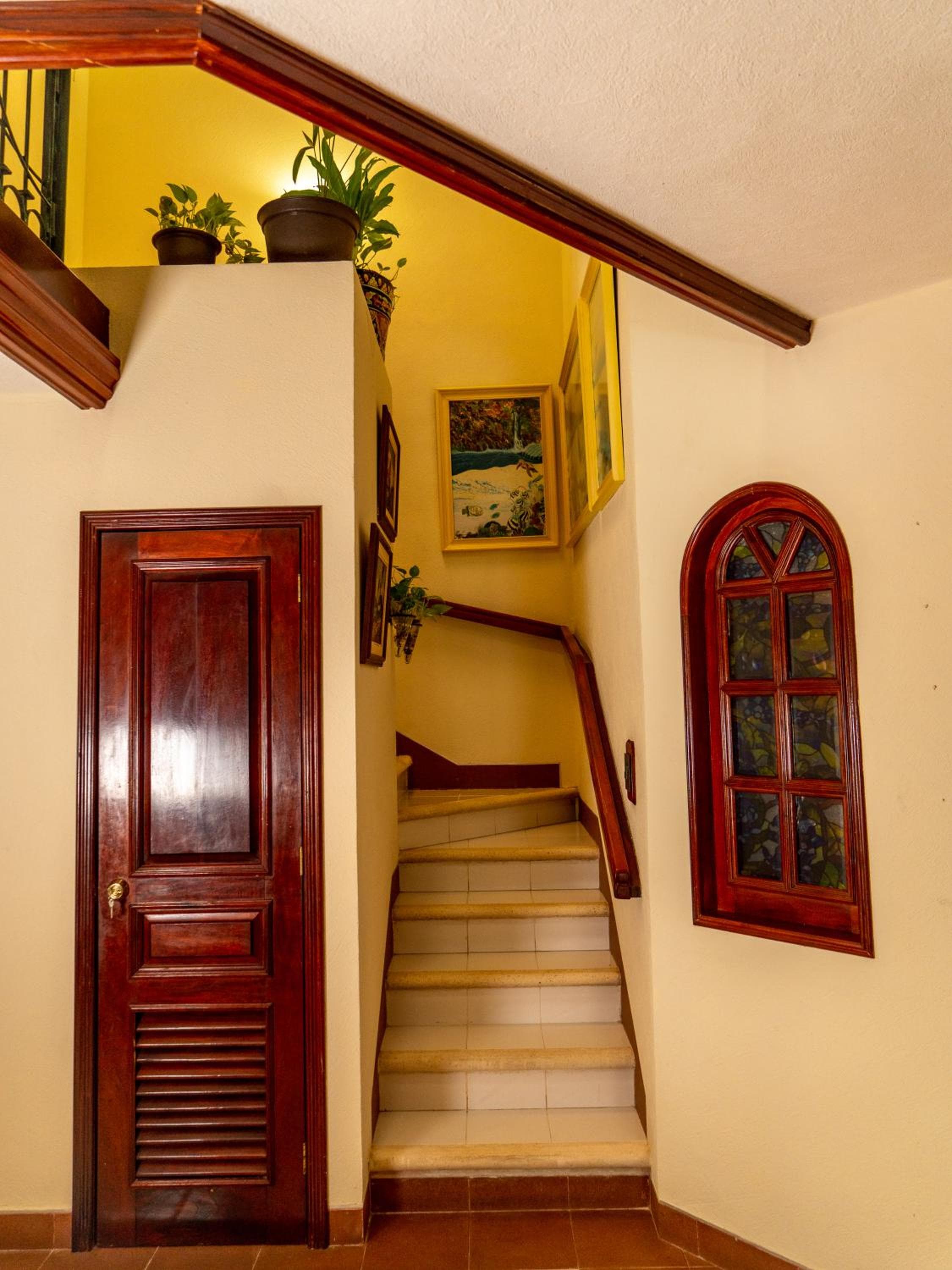 Magnifica Villa Palmeras luxurious 4 Br 6 Bds 4 Ba private pool lagoon front super fast Wifi — 14