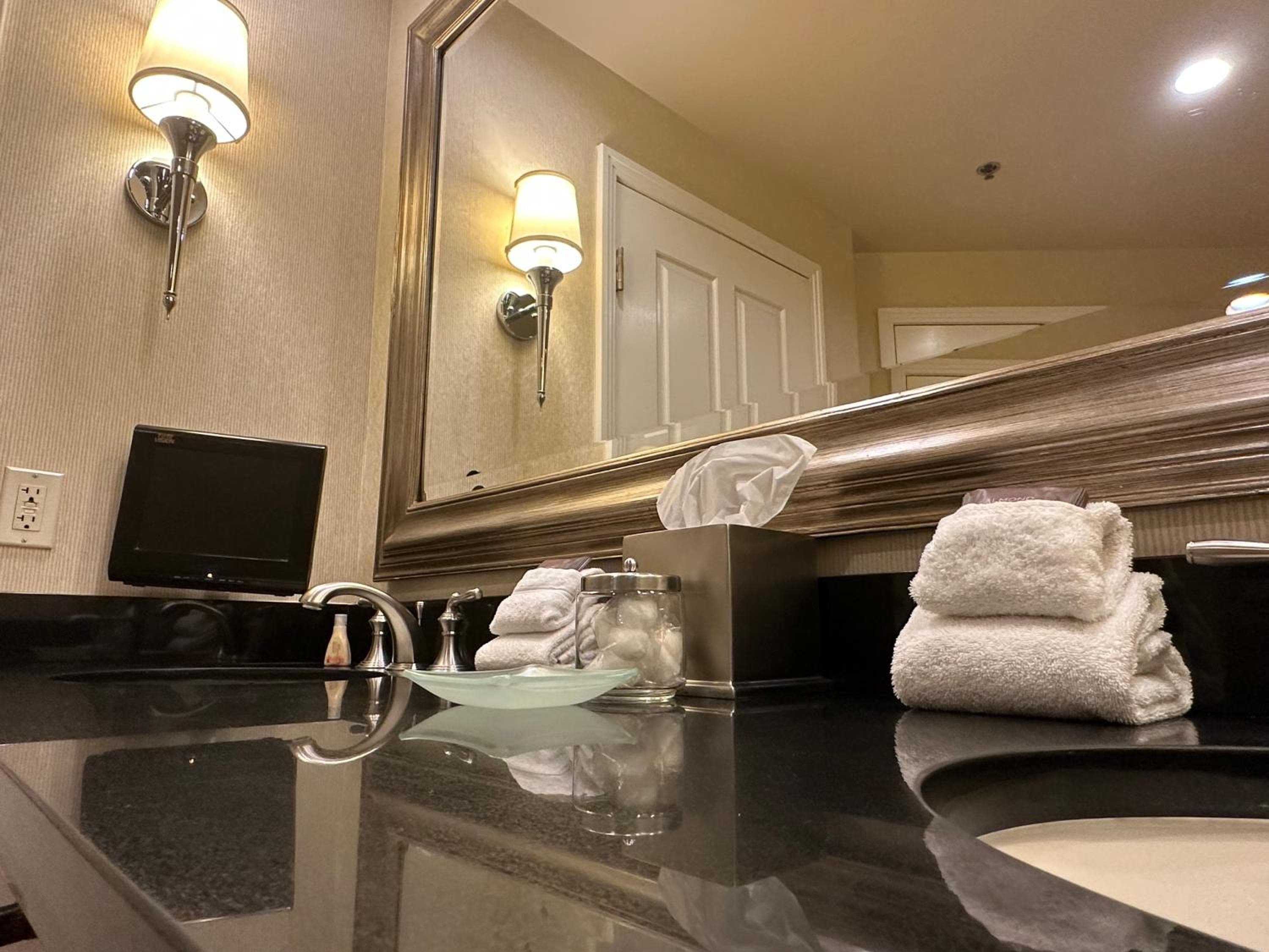 MGM SIGNATURE - Strip View Suite- FREE valet parking — 3