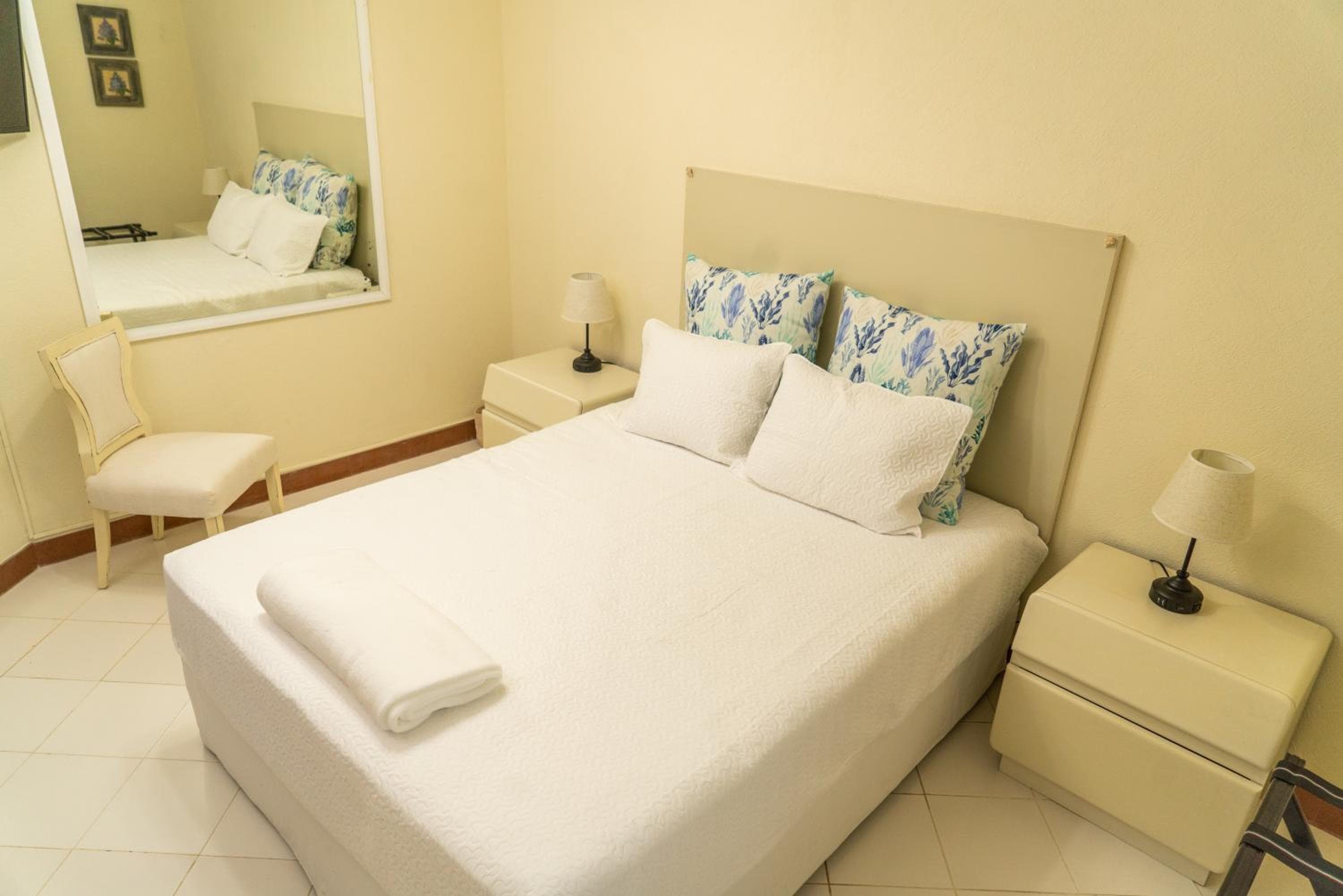Magnifica Villa Palmeras luxurious 4 Br 6 Bds 4 Ba private pool lagoon front super fast Wifi — 6