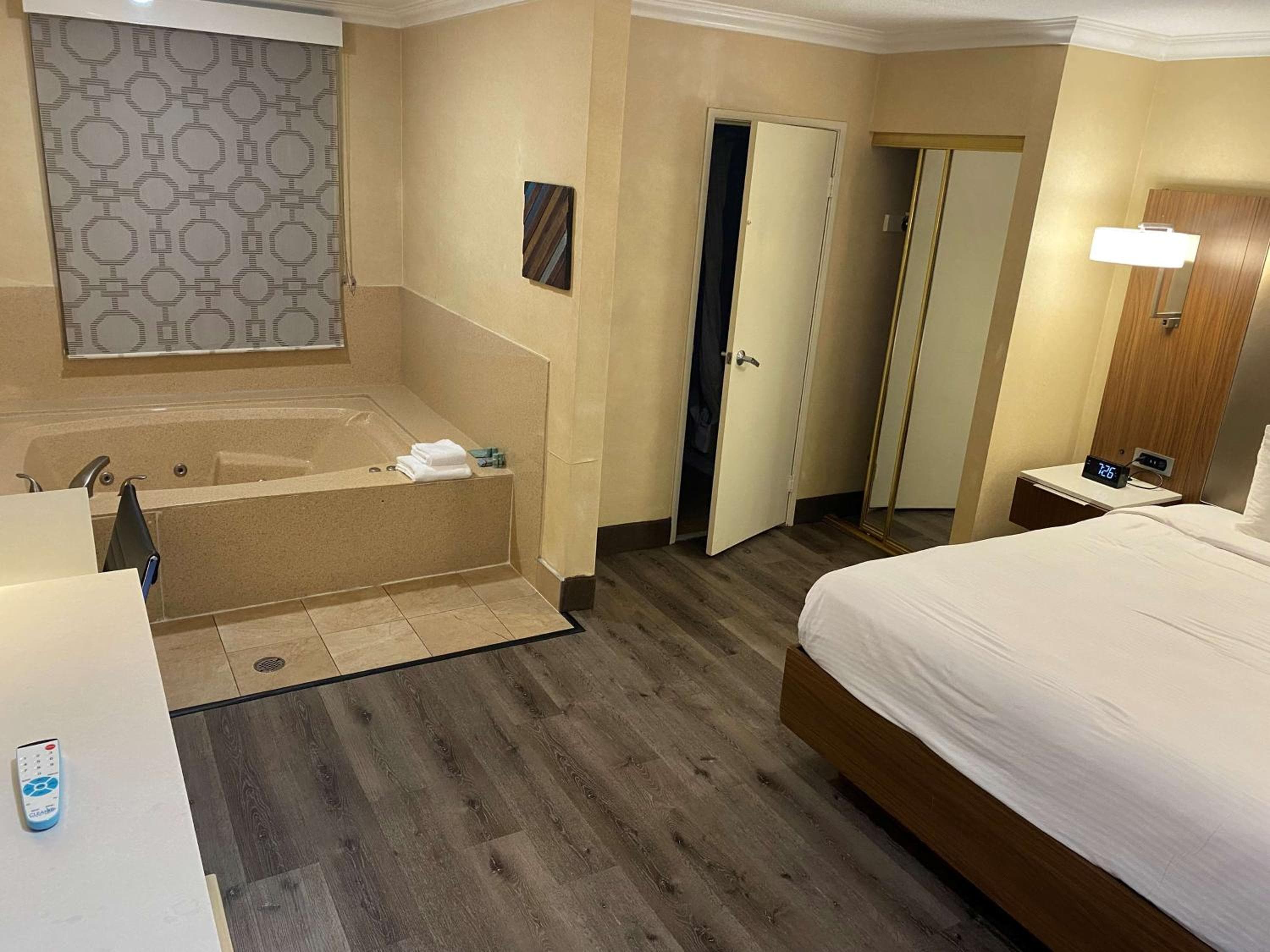 Best Western Hollywood Plaza Hotel - Walk of Fame Film City LA — 30