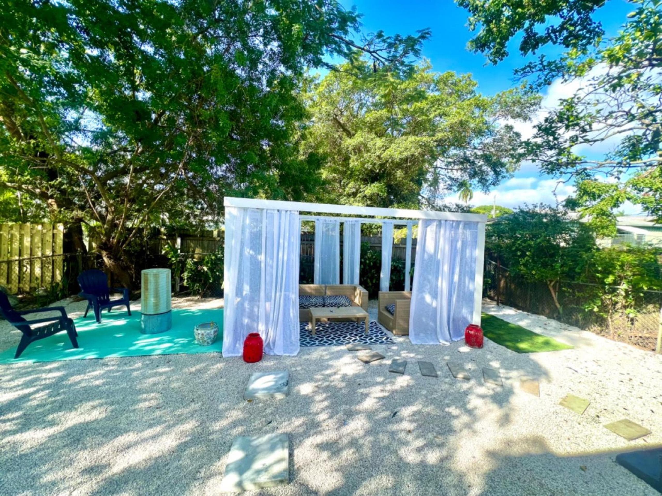 3 STAGIONI AL CARRINGTON 3 appartamenti separati con 2 camere da letto e 1 bagno e una villa con 3 camere da letto e 2 bagni — 20
