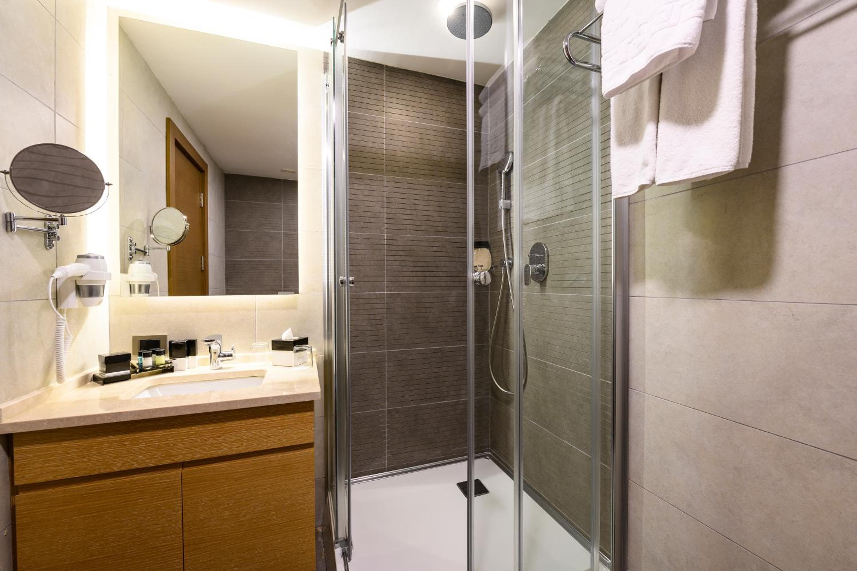 La Quinta by Wyndham Istanbul Gunesli — 8