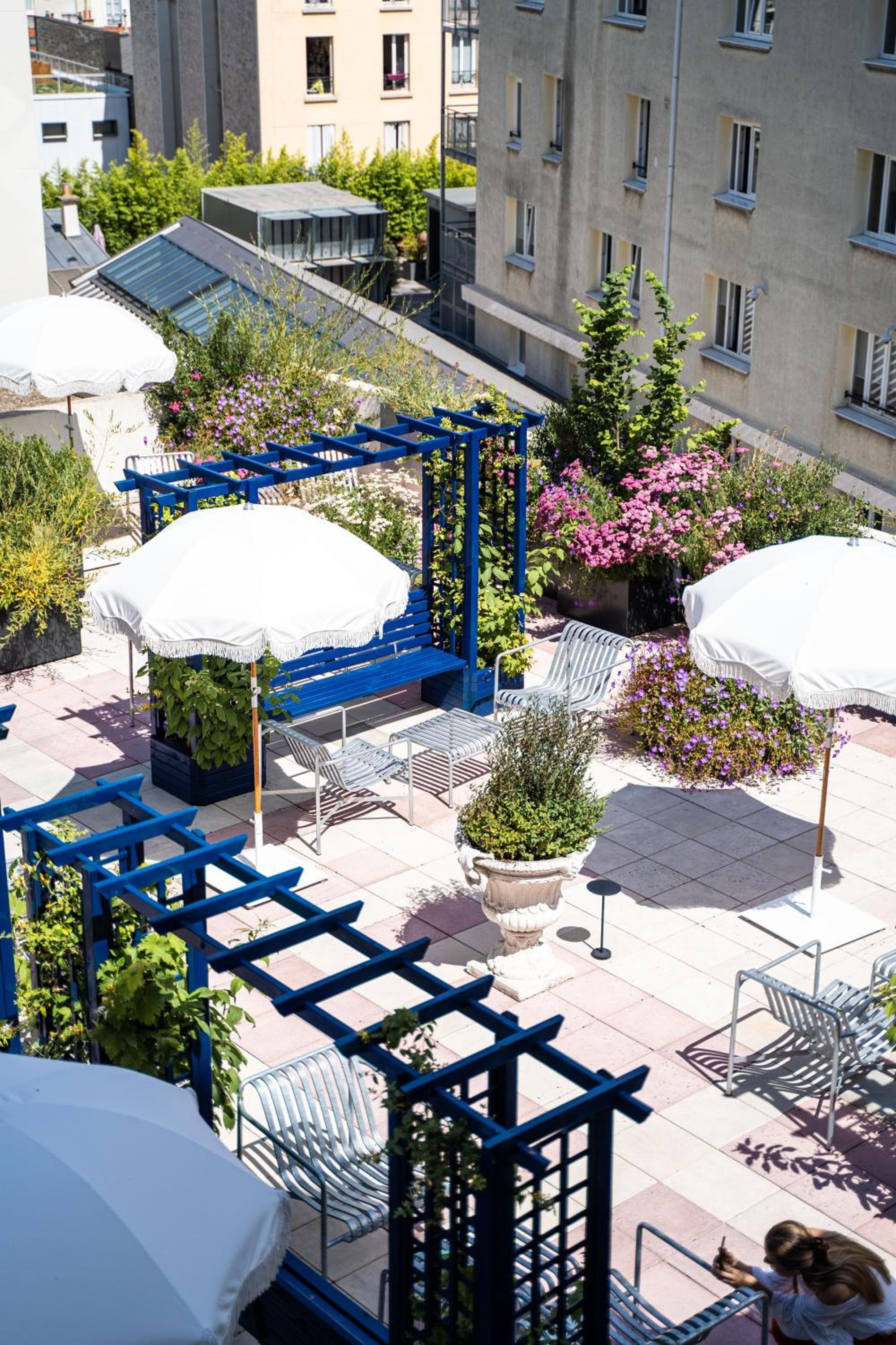 Hôtel Rosalie — 26