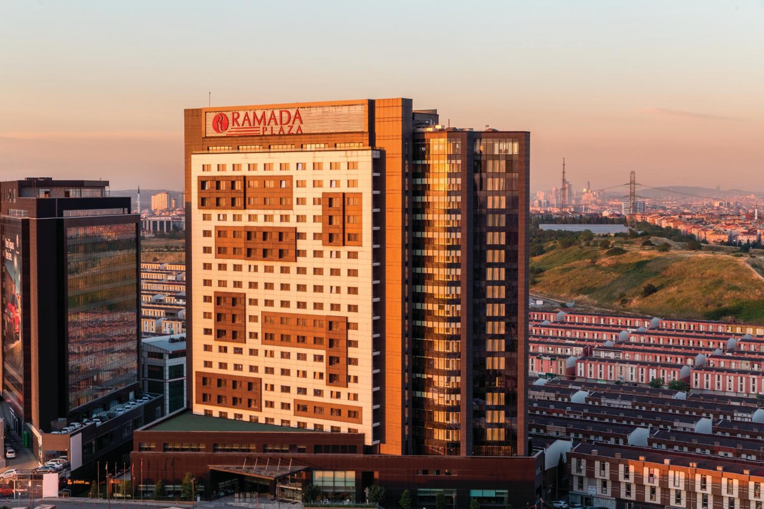 Ramada Plaza By Wyndham Istanbul Tekstilkent — 1