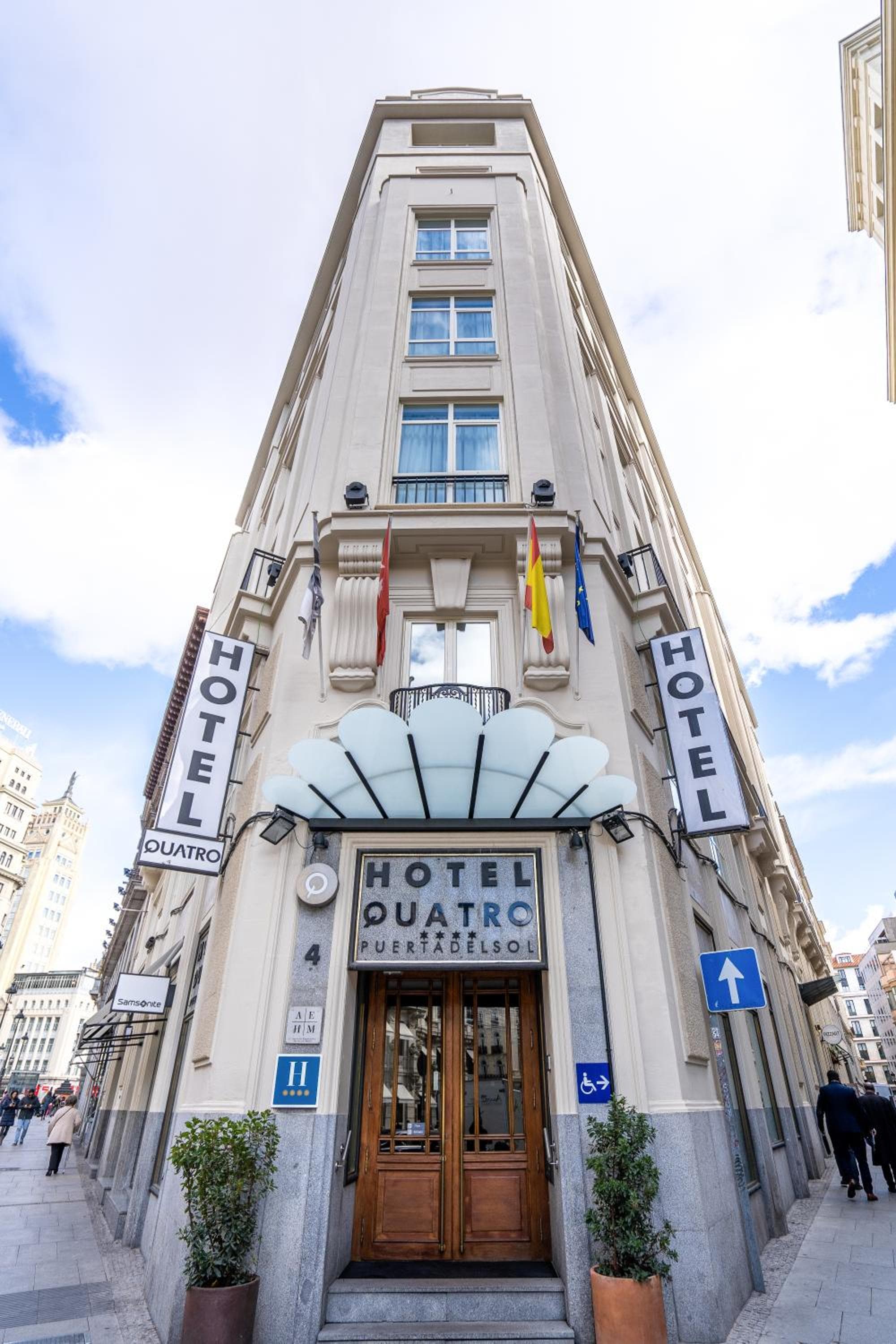 Quatro Puerta del Sol — 2