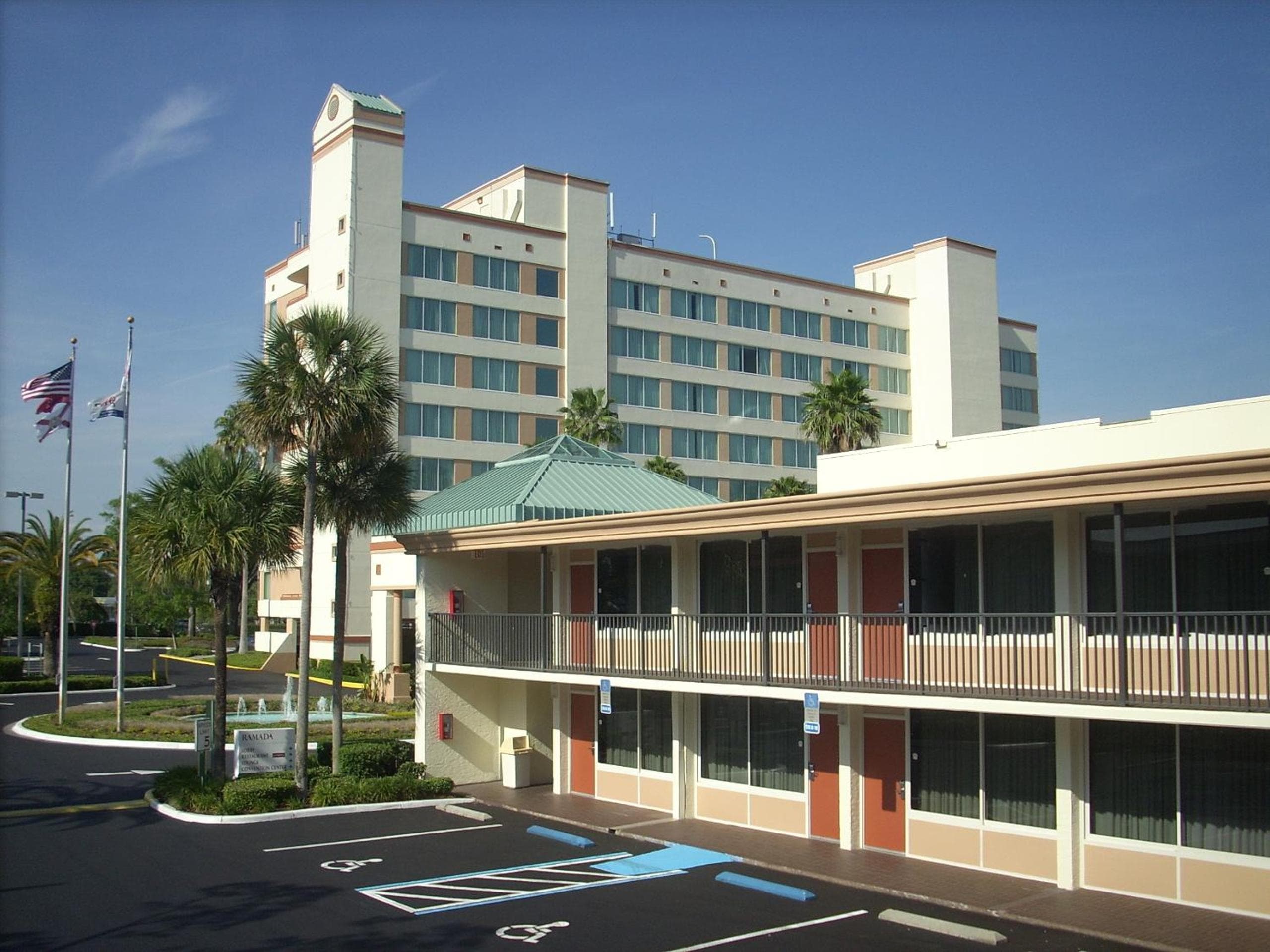 Ramada by Wyndham Kissimmee Gateway - Free Theme Park Shuttle — 9