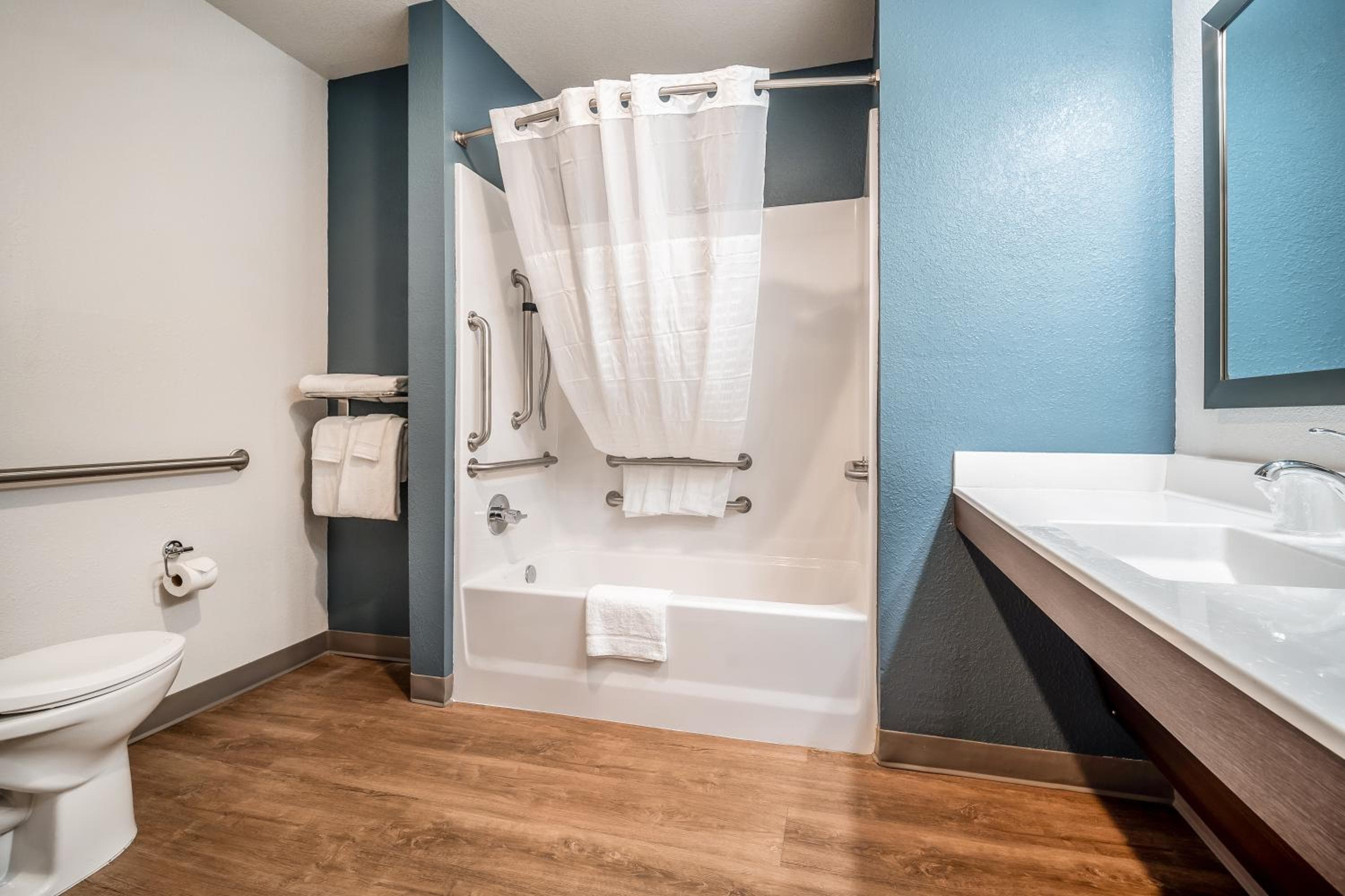 WoodSpring Suites Doral Miami Airport — 11