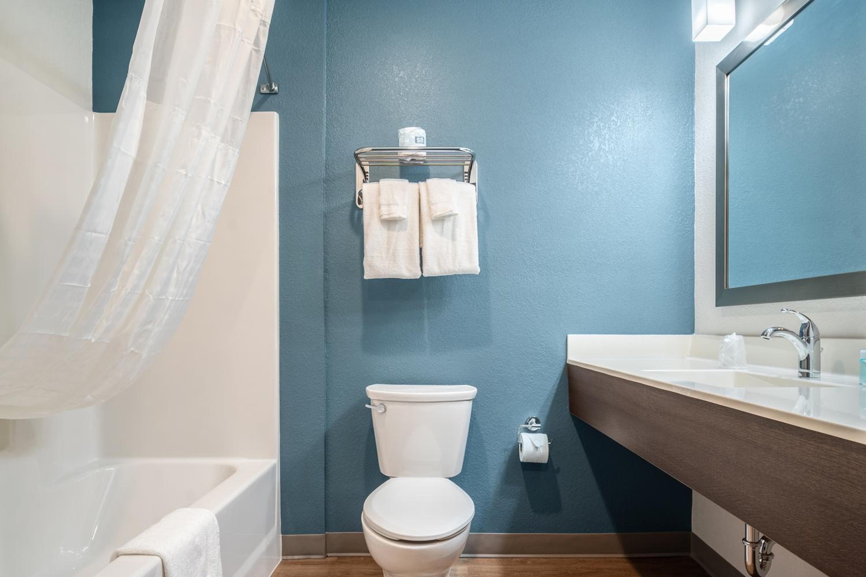 WoodSpring Suites Doral Miami Airport — 8