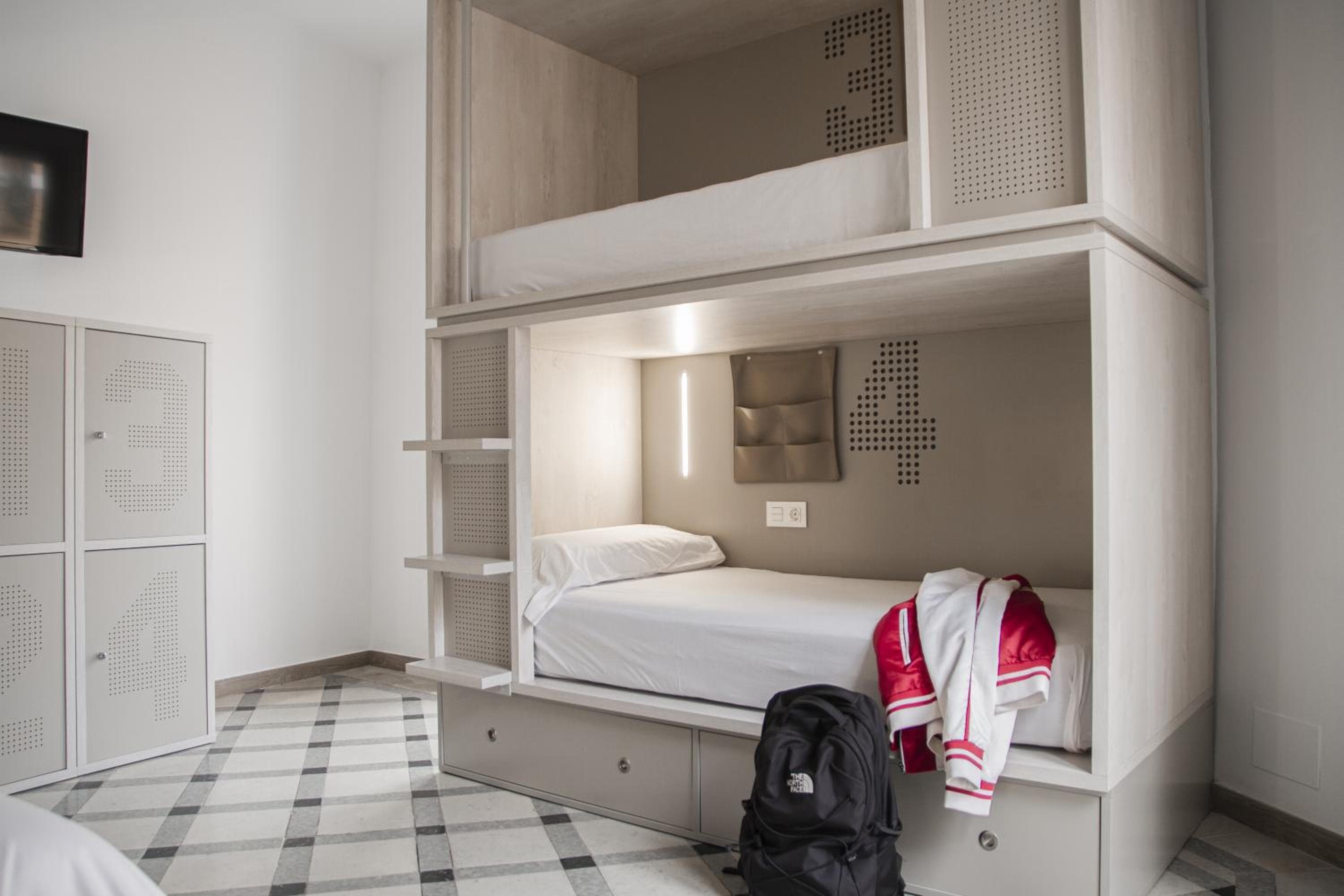 room00 Salvador Ostello — 7