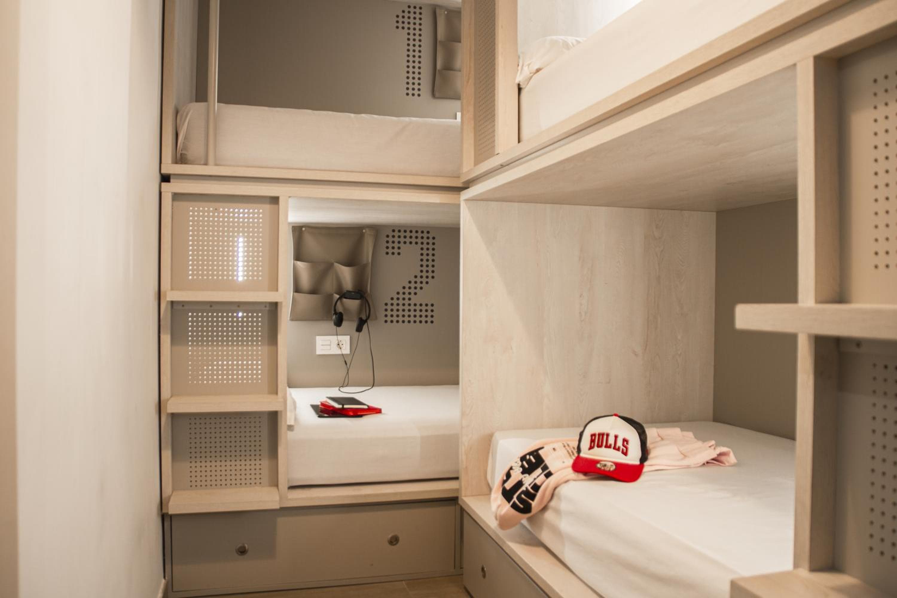 room00 Salvador Ostello — 29