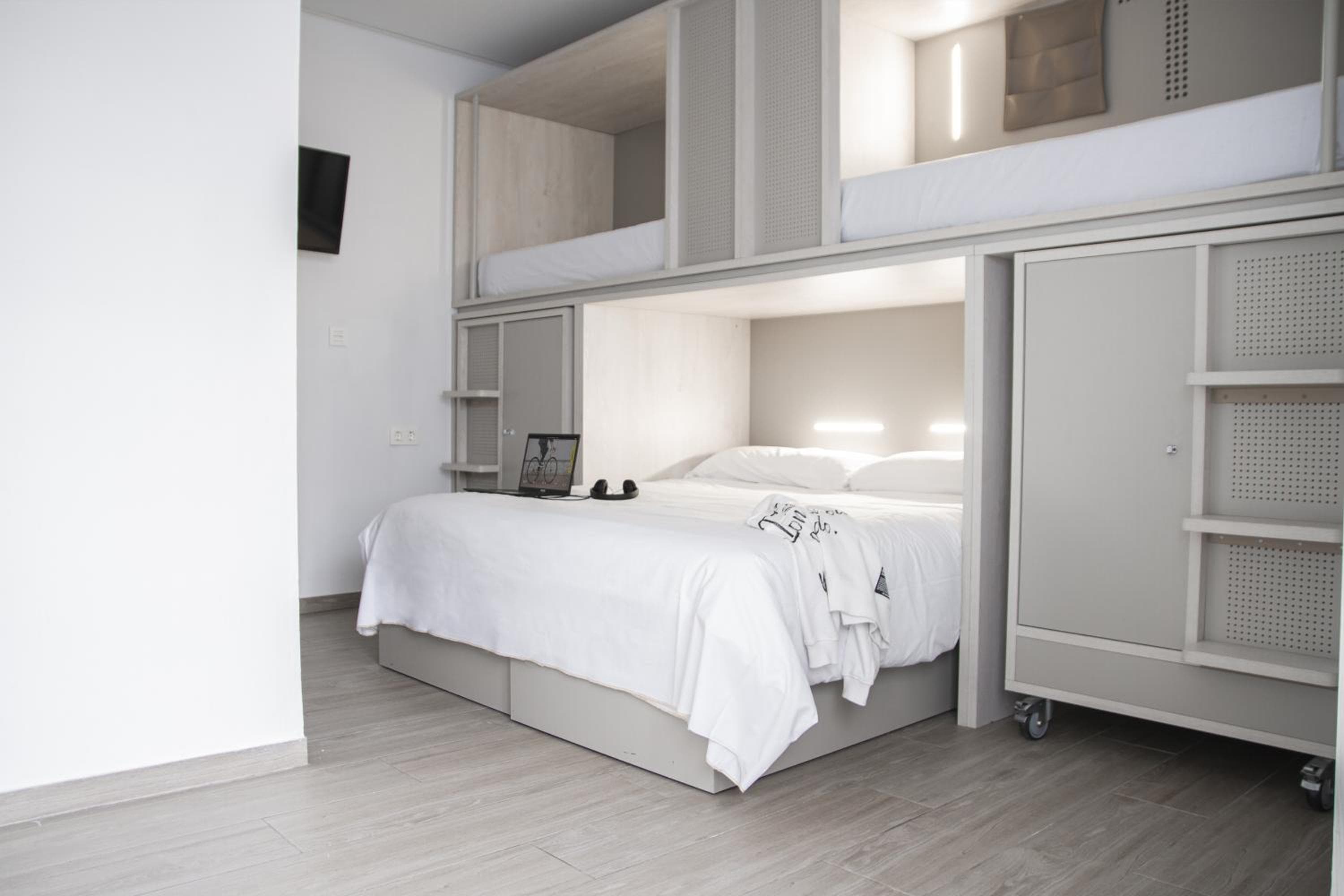 room00 Salvador Ostello — 16