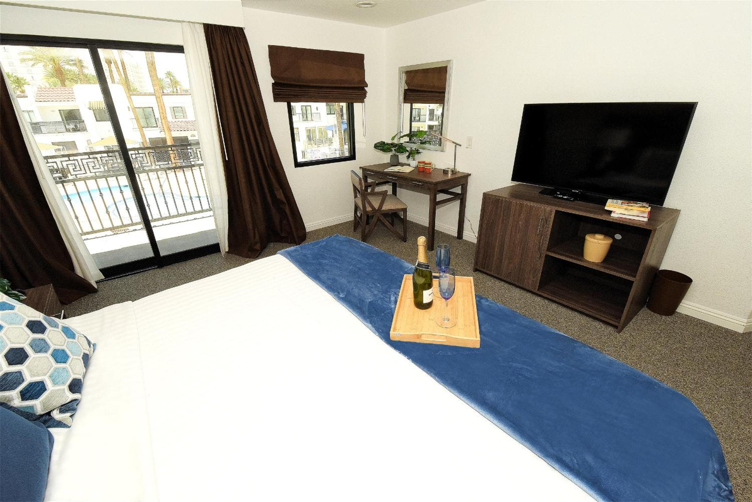 Serene Vegas Boutique Hotel Las Vegas — 8