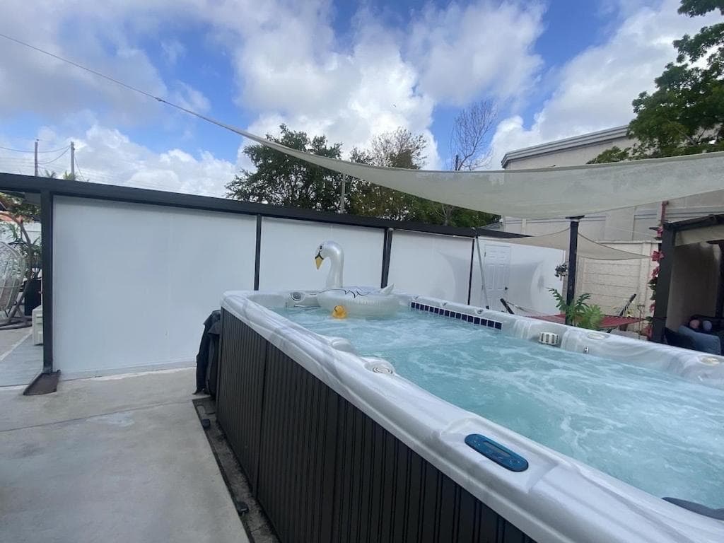 Kleiner Ort mit privatem Whirlpool 7 Minuten vom internationalen Flughafen Miami — 5